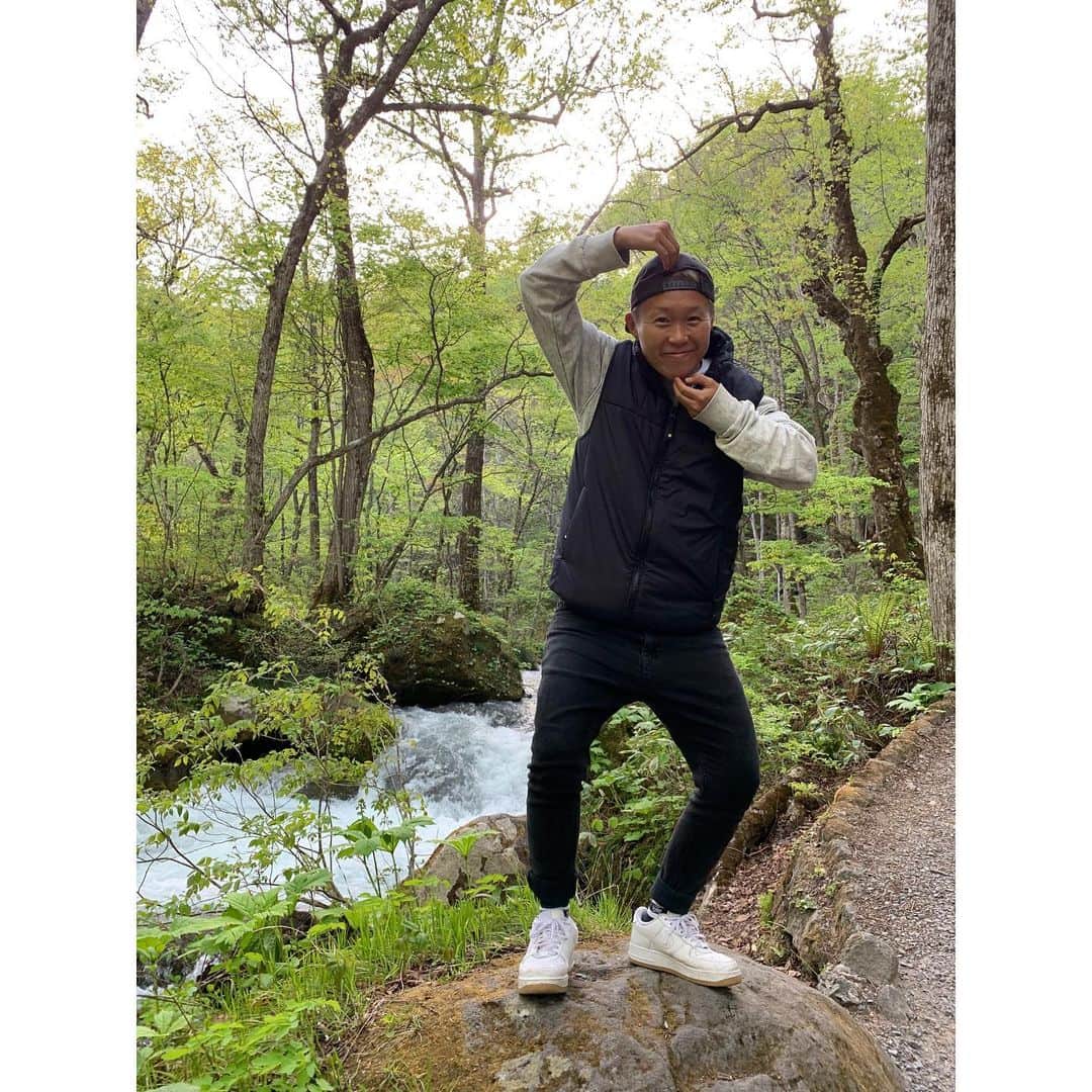 佐山万里菜さんのインスタグラム写真 - (佐山万里菜Instagram)「🍽#シェフ佐山 🍽 -アスリートのリアルなアスリート飯-  朝からバイトして、トレーニングして帰ってくるとヘロヘロ過ぎて……次の日の弁当🍱が適当になる事もあって。 毎日弁当は持って行くし、適当になるのが悔しい。。 考えた結果…冷凍食品便利だって思って作ってみた✨ よーしこれはいい感じだぞっ☺️ これで適当弁当も少しはプラスされる‼️‼️ . . とっても嬉しい事に、 メッセージで1番ぐらいにいただくのが「ご飯もっと載せて下さい」‼️ ぼちぼち載せていきます✨ もぅ夏は来る✨ トレーニングもコンディション良く出来るように…… 身体絞ろっ☺️ . 今日は、朝が早い💦 4時代起きは、6時前の電車は流石にきつい💤 夜はスパーリングだっ✨ よーし気合い入れて1日頑張ろっ👊  🎶今日を生きる　全ての人に 幸せだと思える瞬間がありますよーに🎶  #アスリート#筋肉 #腹筋 #トレーニング #減量#ダイエット#instagood #ライフスタイル #うまい #アスリート飯 #ダイエットメニュー  #料理  #節約 #いいね #食トレ#ヘルシーメニュー  #food #diet #good  #自炊 #簡単 #食事  #qbt #soccer #boxing #試合 #スポンサー募集　#boniq #弁当」5月26日 6時23分 - sayama.19