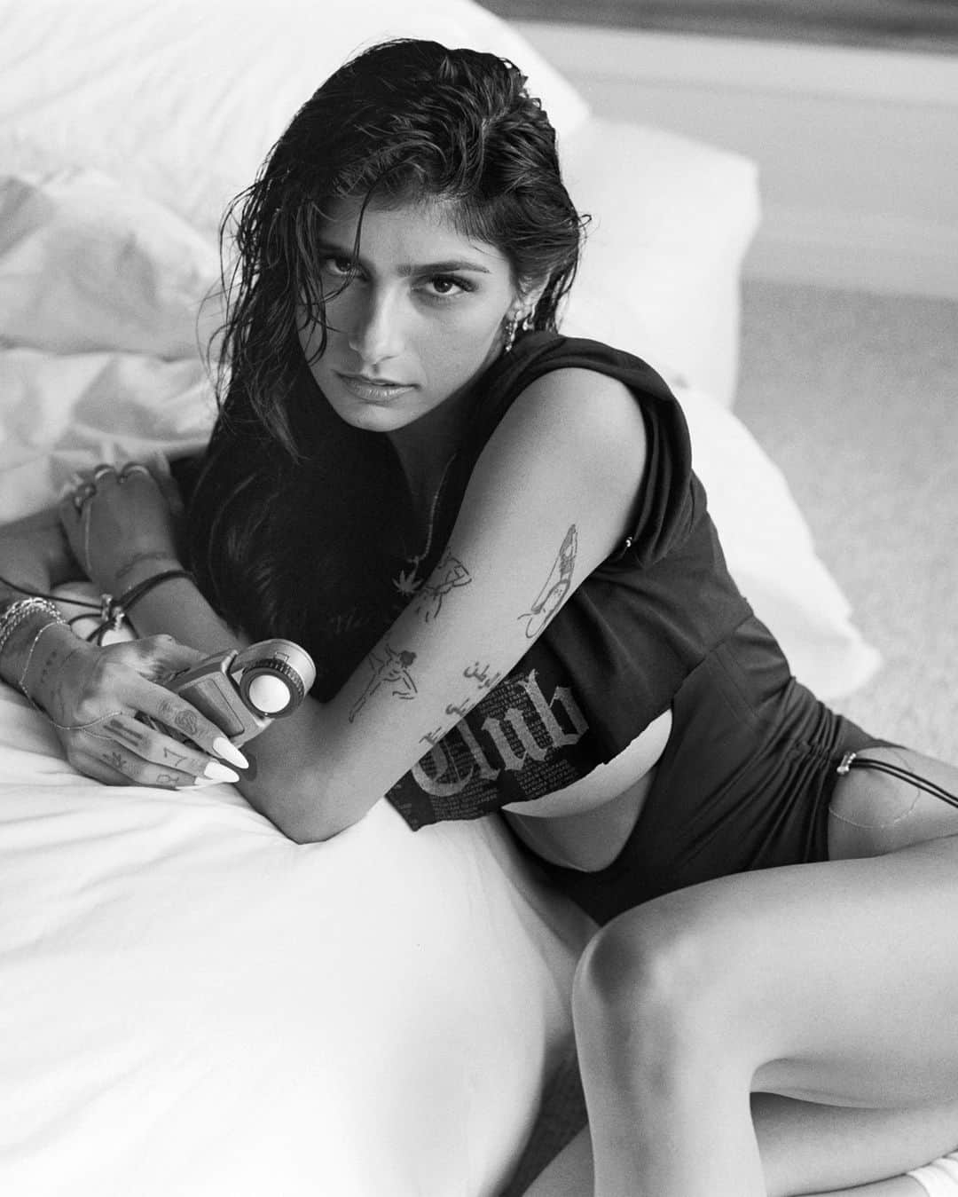 HYPEBEASTさんのインスタグラム写真 - (HYPEBEASTInstagram)「@hypebeastuk: From starring in her own @ariesarise zine to wearing @a1denim x @sohoyachtclub for her issue of Hypebeast's Sole Mates, it's clear to see that @miakhalifa knows her UK brands. ⁠ ⁠ Now, Khalifa joins @shoreditchskiclub as the face of its Summer 2023 campaign, putting the spotlight on swimwear, summerwear, cropped tees, and a few other essential sunny numbers.⁠ ⁠ Speaking on the project, Khalifa said: "All you need to brighten a foggy Malibu day is some Karol G and laughter. This was so much fun. The summerwear is impeccably designed, I felt so confident in it, and the team that day was unforgettable, I’m grateful to have been a part of this."⁠ ⁠ Head over to the link in the bio to read the full story.⁠ ⁠Photo: @mattjonesphotography_」5月26日 7時30分 - hypebeast