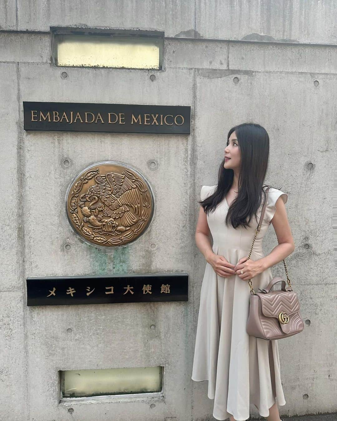 加藤美佐子さんのインスタグラム写真 - (加藤美佐子Instagram)「☘️メキシコ合衆国大使館で講演会☘️  メキシコ大使館の敷地の中には大きなサボテンなども植えられていて、異国の雰囲気です😊🌵  アルフォンソ・ガルドゥーニヨ・アルサーベ博士考古学者による、遺跡や至宝などの解説の講義を聞きました✨✨  メキシコには行ったことがないのですが、今回マヤ文明「赤の女王」の出土品を、メキシコ国内とアメリカ以外で初めて日本で公開されるので、大変興味深く聞きました☘️☘️  出土品は個性的でユニークな造形が多いですね😊  その後メキシコワインとメキシコのおつまみを食べながら交流会🍹  和泉元彌さんファミリーもお越しになっていて、お祝いの狂言も披露されてました❣️  メキシコ文明に興味のある方、6月から東京国立博物館にて公開されますよ💓💓  💎「古代メキシコ特別展」古代メキシコ ―マヤ、アステカ、テオティワカン 💎https://mexico2023.exhibit.jp/ 💎東京国立博物館で6月16日～9月3日  --------------------------------- ✨笑顔の種まき活動✨ 児童養護施設・支援ホーム・一人親家庭の親子の支援  ☘️一般社団法人笑顔プラス子供支援協会☘️ @egao.plus web はプロフィールよりリンク  💎活動実績💎 ■浅草はなやしき貸し切り200名ご招待 ■ラグビー観戦100名ご招待 ■イチゴ狩りご招待 ■親子頭皮マッサージセミナー ■施設定期訪問  #メキシコ大使館 #メキシコ文明 #マヤ文明 #アステカ文明 #テオティワカン文明 #古代メキシコ特別展 #赤の女王」5月26日 7時33分 - misako.kato