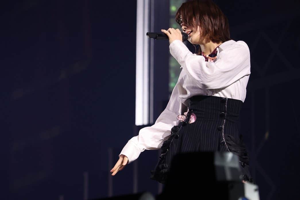 清水麻璃亜のインスタグラム：「#抱きしめられたら」