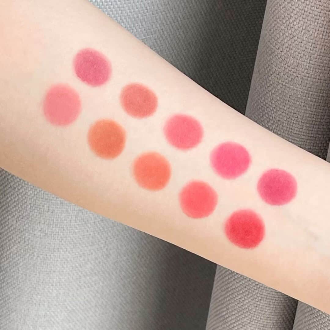 Official STYLENANDAのインスタグラム：「아이폰 발색으로 확인하는 3CE 블러 매트 립스틱 전컬러 발색✨💖  3CE BLUR MATTE LIPSTICK shades, photo taken with iPhone, without filters✨💖  #3CE #3CESTYLENANDA #3CE스타일난다 #HOUSEOF3CE #3CEBLURMATTELIPSTICK #3CE블러매트립스틱 #3CELIP #3CELIPSTICK #BLURTHELINE」