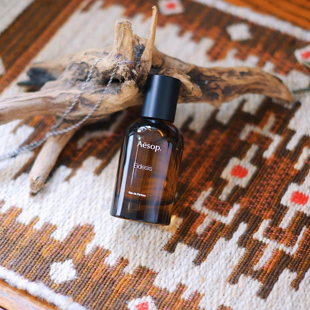 大須賀崇のインスタグラム：「最近のお気に入り。 ウッディな香りが気分です🍂  #aēsop  #aesop  #イソップ  #店員さんのおすすめって意外とハマる」
