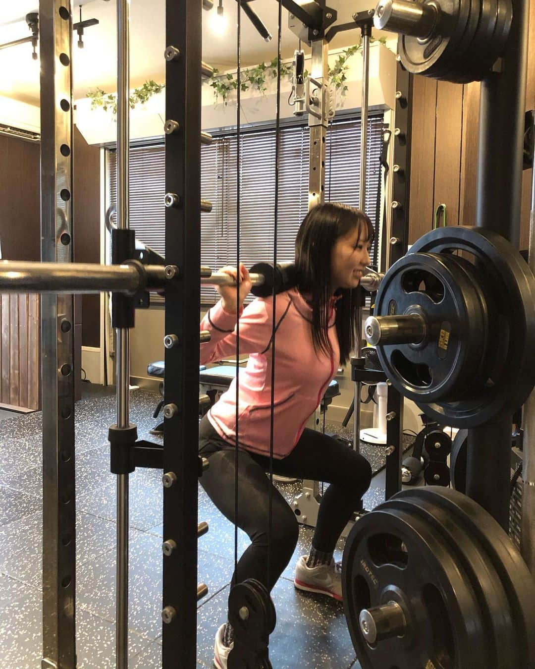 柳川みあさんのインスタグラム写真 - (柳川みあInstagram)「人生初のパーソナルジム行ってきた🫡  この期間でみんなが驚くくらいにきれいになっちゃうぞ～✊ 2枚目は頑張ってる図😎  ＊ ＊ ＊ ＊  PHYSICALiz本八幡店さん  毎月先着3名様入会金無料キャンペーン実施中らしいですー！！  #physicaliz #フィジカライズ #personal #パーソナル #training #トレーニング #gym #ジム #筋トレ #protein #プロテイン#bodymake #ボディメイク #ダイエット」5月26日 18時11分 - miapichan_
