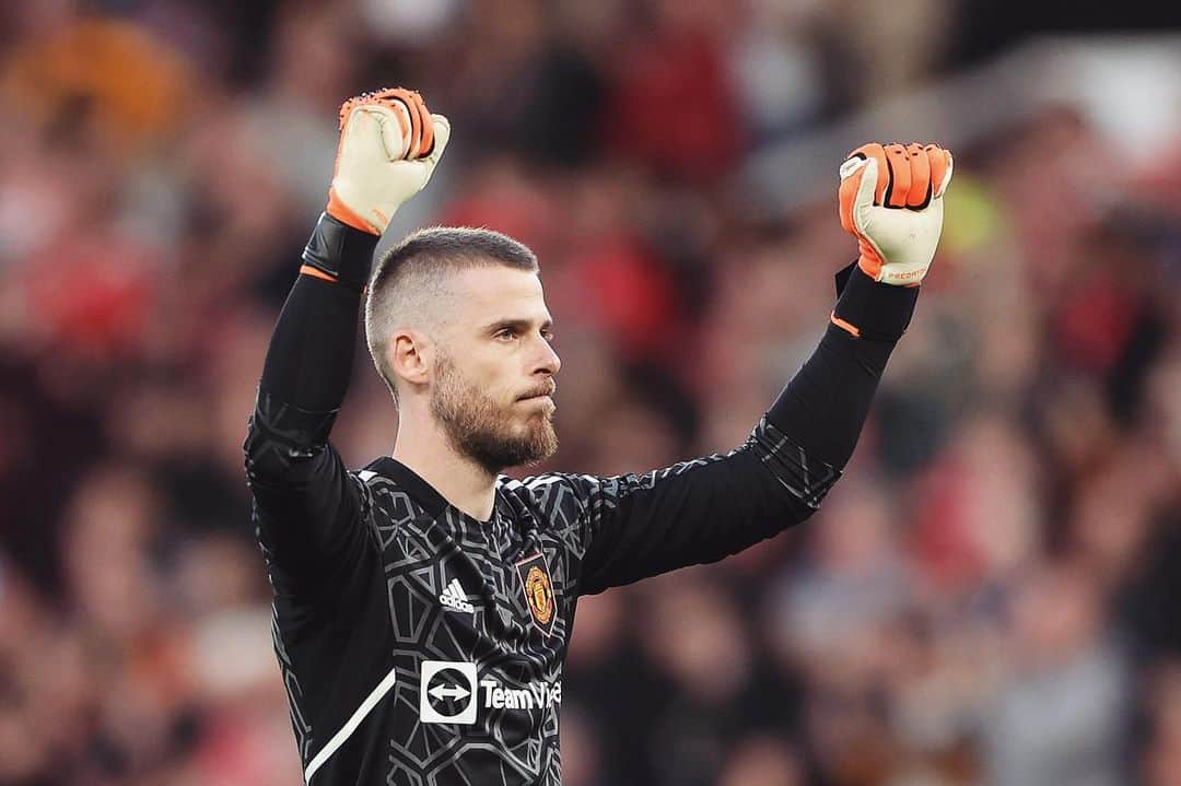 ダビド・デ・ヘアのインスタグラム：「Champions League achieved under the lights of Old Trafford 🔴⚪⚫」