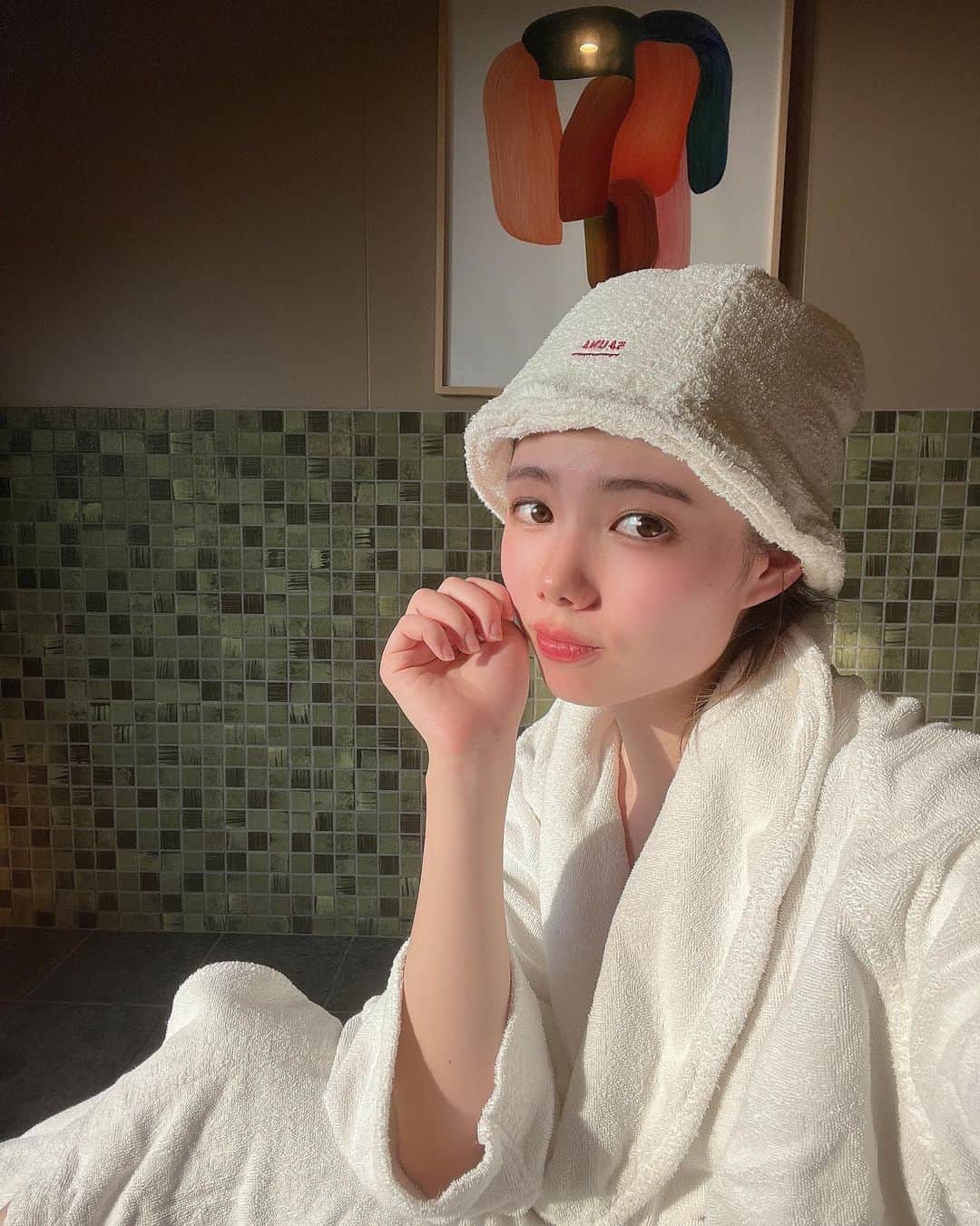波田妃奈さんのインスタグラム写真 - (波田妃奈Instagram)「サンセットオーシャンビューが 望めるプライベートサウナ🧖‍♀️ ゆうみ Sauna Cafe🌅  セルフのアロマロウリュで100度近くの本格サウナで 天然水の水風呂にリクライニングチェアまで😳  あと一番は目の前が海だから波の音を聴きながら整えるところが もう最高すぎてお気に入りサウナNo. 1をついに更新🤣 ほんとは教えたくないくらい…🤫笑  最近インスタでサウナ調べすぎて おすすめにめちゃ出てくるので色々行ってまたレポしますね📝  #サウナ #サウナ女子 #サウナ好きな人と繋がりたい #sauna #サウナー #サウナハット #千葉サウナ #オーシャンビュー #プライベートサウナ #ゆうみカフェサウナ」5月26日 18時27分 - hina__fitness