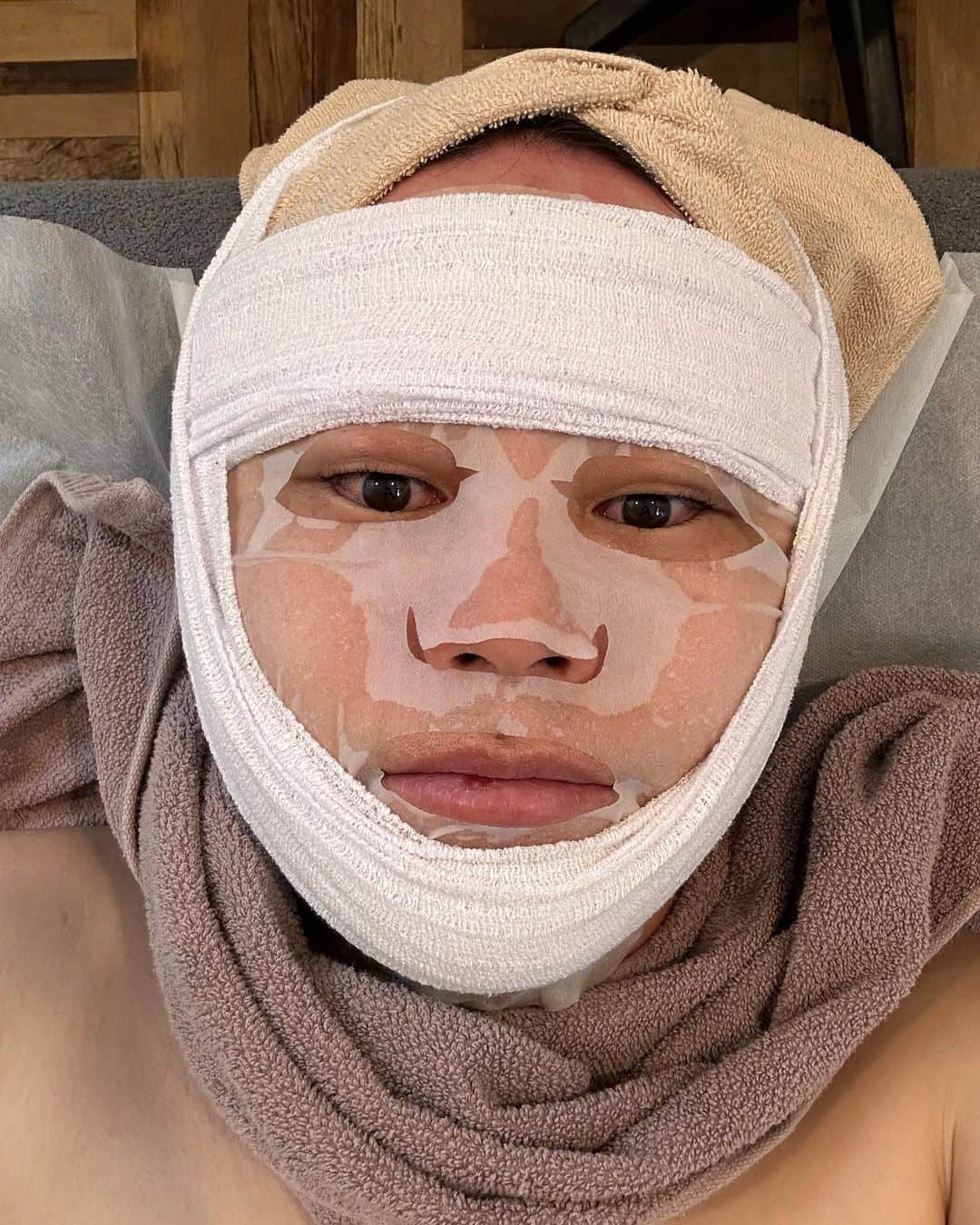 井上裕介さんのインスタグラム写真 - (井上裕介Instagram)「友達のところで、脳洗浄してきた。 脳洗浄と言っても、実際に脳を洗うわけでもなく、ヘッドマッサージを受けて脳の疲れを取る施術。 めちゃくちゃ気持ち良かった^_^  #表参道 #脳洗浄 #エステ #美は１日にしてならず #最高 #気持ちいい」5月26日 18時40分 - nonyusuke