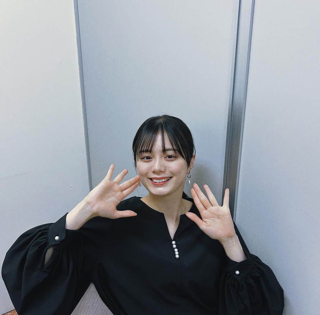 紺野彩夏のインスタグラム：「漫画家イエナガの複雑社会を超定義 今回は株式投資がテーマです！ 23:15〜放送です☺︎ ぜひご覧ください〜！」