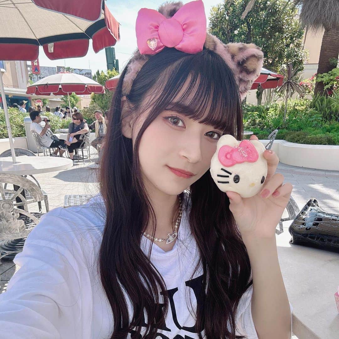 杉山緋那のインスタグラム：「暑かったけどキティまん食べたかったから食べたの🌟🌟」