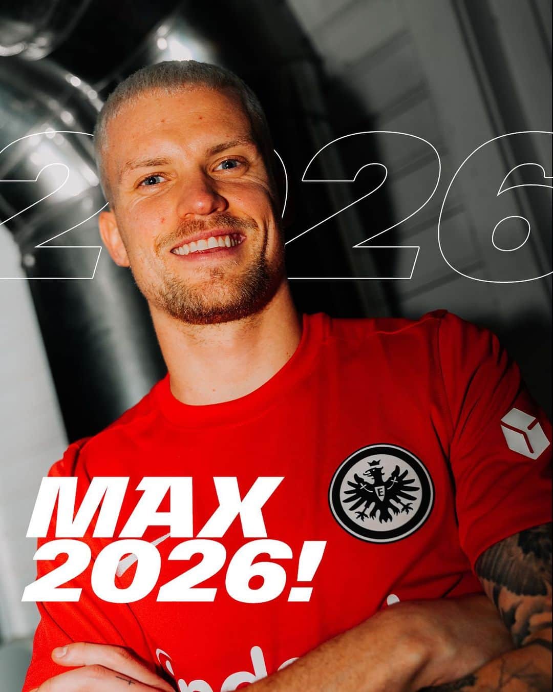 フィリップ・マックスのインスタグラム：「🦅 Eagle until 2️⃣0️⃣2️⃣6️⃣!  • • #SGE #Eintracht #Frankfurt #EintrachtFrankfurt」