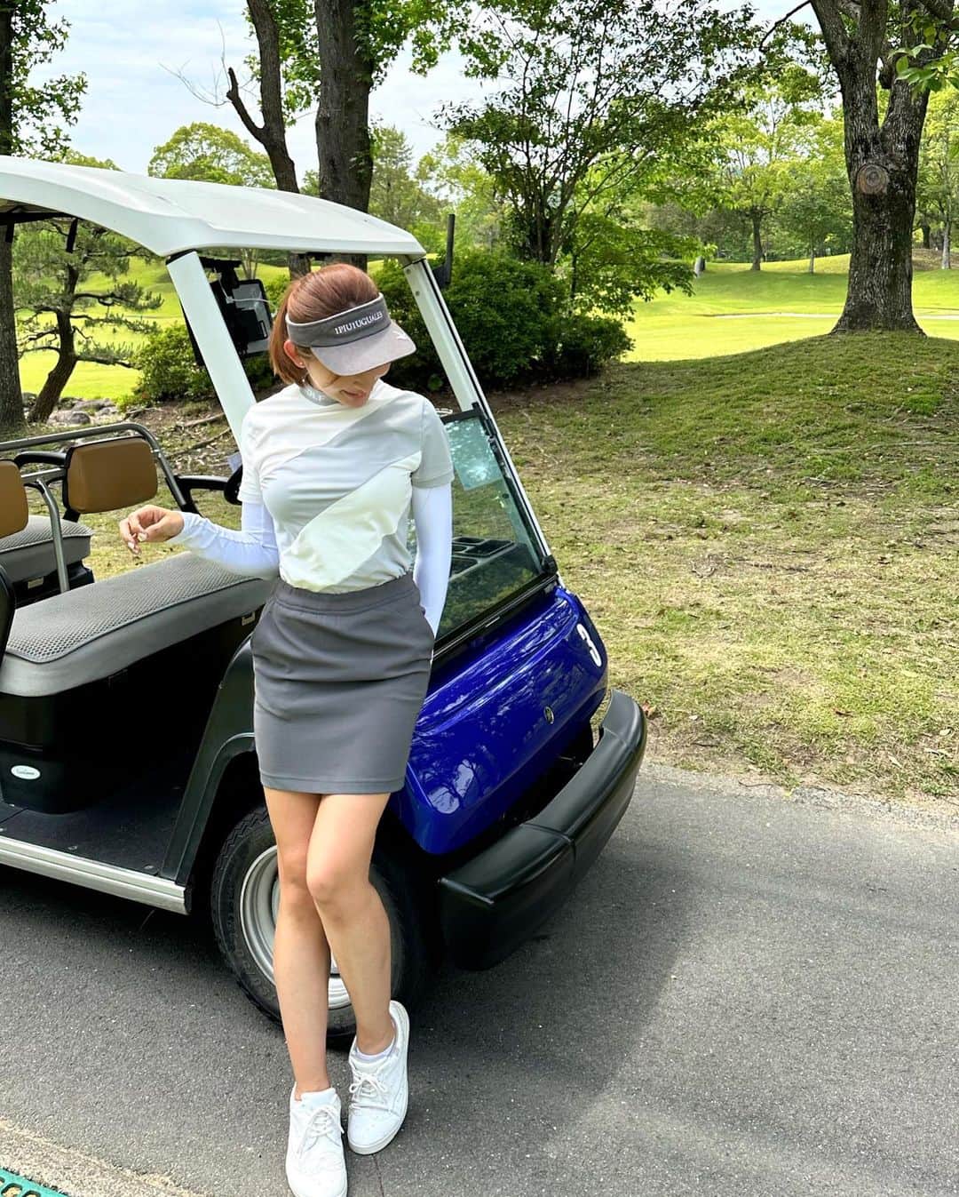 YUKAさんのインスタグラム写真 - (YUKAInstagram)「💙🖤💙 グレーとホワイトでまとめてみたよー☺️✨ @fidesgolf   今週もお疲れさまでした☺️🌼💞  #golf#golfwear#golfer#高尔夫球#福岡ゴルフ#九州ゴルファー#ゴルフ#ゴルフ好き#ゴルフコーデ#ゴルフウェア#ゴルフ女子」5月26日 19時01分 - yuka_golf_glam