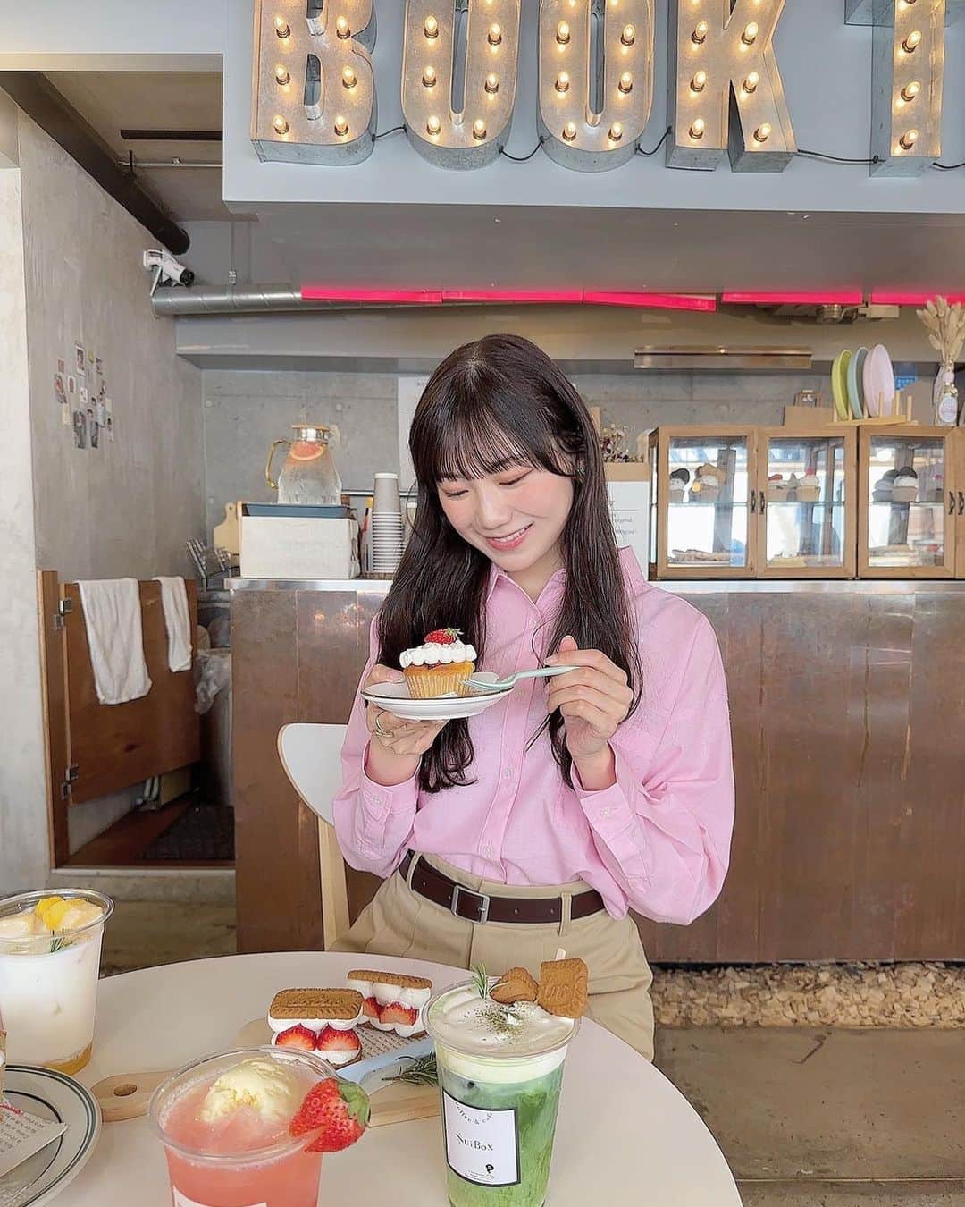 のインスタグラム：「♡‬ 🧁🎀🤍」