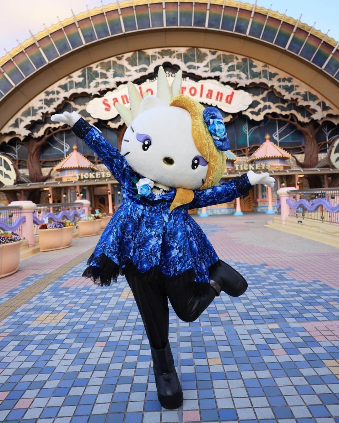 Yoshikittyのインスタグラム：「It's your last chance to vote for #yoshikitty in the 2023 #SanrioCharacterRanking! VOTE from all your devices!   https://ranking.sanrio.co.jp/en/characters/yoshikitty/  #HelloKitty x #YOSHIKI #teamyoshikitty #チームyoshikitty #Sanrio  @yoshikiofficial」