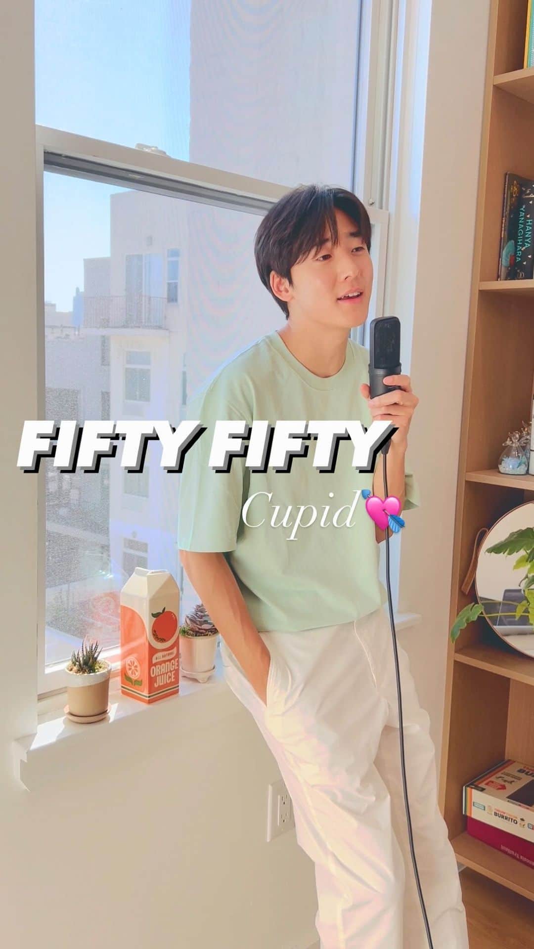 ケビン のインスタグラム：「Cupid (Twin Ver.) - FIFTY FIFTY Acoustic Cover💘 This song is so catchy! Who agrees?🙌🏻  Join my Patreon to download the full version! (available to all KLOVER tiers🍀) link in BIO  Patreonでフルバージョンあります！(リンクはプロフィールにあります🍀)  패트리온에서 풀 버전 들을수있어요^^ (링크는 프로필에🍀)」