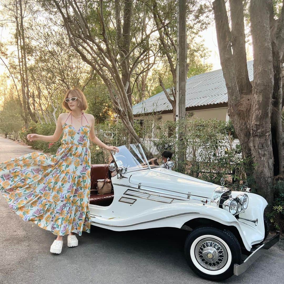 マギー・ラースリー・バーレンシエガーのインスタグラム：「Wana go for a ride? 🫶🏻」