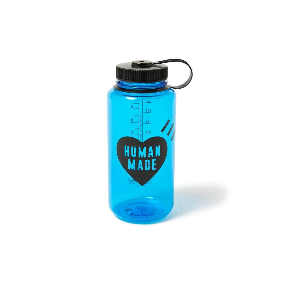 HUMAN MADEさんのインスタグラム写真 - (HUMAN MADEInstagram)「"NALGEN BOTTLE 1.0L / 0.5L / 0.38L" is available at 27th May 11:00am (JST) at Human Made stores mentioned below.  5月27日AM11時より、"NALGEN BOTTLE 1.0L / 0.5L / 0.38L"が HUMAN MADE のオンラインストア並びに下記の直営店舗にて発売となります。  [取り扱い直営店舗 - Available at these Human Made stores] ■ HUMAN MADE ONLINE STORE ■ HUMAN MADE OFFLINE STORE ■ HUMAN MADE HARAJUKU ■ HUMAN MADE SHIBUYA PARCO ■ HUMAN MADE 1928 ■ HUMAN MADE SHINSAIBASHI PARCO  *在庫状況は各店舗までお問い合わせください。 *Please contact each store for stock status.  アイコニックなハートロゴを落とし込んだNalgene（ナルゲン）社製のウォーターボトル。  容量1000ml / 500ml / 380ml   気密性や耐熱耐冷性能に優れ、広口仕様のために飲み物以外にもスナックや食材を入れて使用することもできます。また軽量で耐久性に優れており、人体に有害な物質を含まないBPA freeという点もポイント。家やオフィスなどでの日常使いからアウトドアまで、幅広いシーンで使用いただけます。  Nalgene water bottle (1000ml/500ml/380ml) adorned with the iconic heart logo. The leak-proof seal and exceptional heat/cold resistance are complemented by a wide mouth design, allowing the bottle to also be used to store snacks and ingredients. Durable and lightweight, the bottle is made from BPA-free plastic and can be used in a wide range of settings, from the home to the office and the outdoors.」5月26日 11時30分 - humanmade