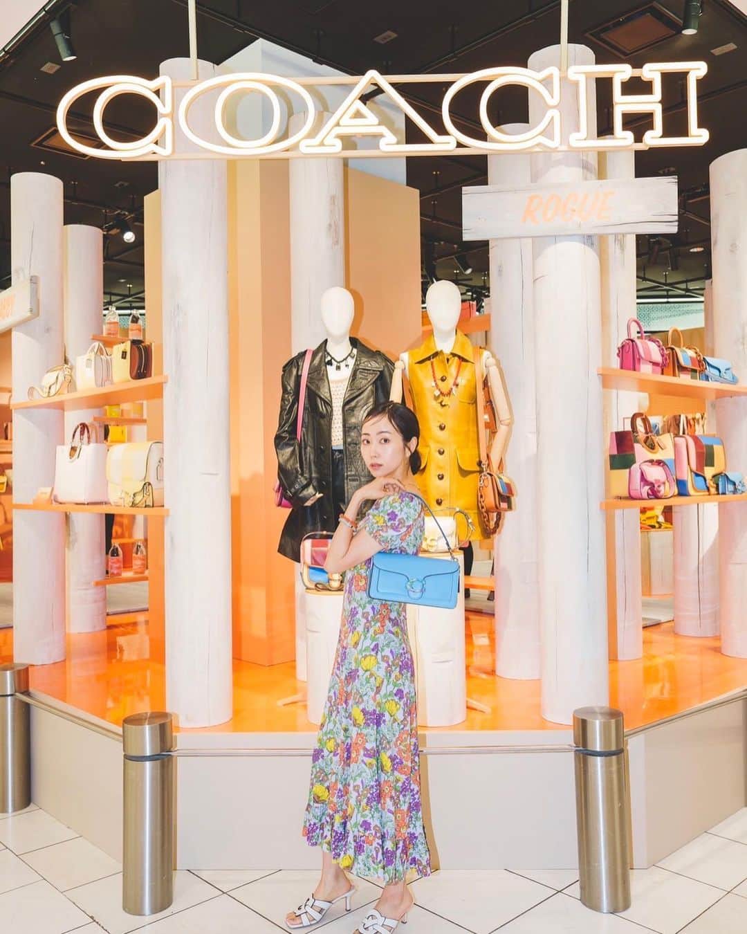 のインスタグラム：「@coach_japan  オレンジに彩られた世界は あたたかくて陽だまりにいるかのような かつエネルギッシュで そこにいるだけで気持ちが明るくなれる空間でした。  ぜひ遊びに行ってみてください🍊🧡  コーチ ポップアップ ストア "On The Pier （オン ザ ピア）"伊勢丹新宿店 本館1階 ザ・ステージにて5/30(火)まで開催中  #CoachJapan #伊勢丹新宿店」