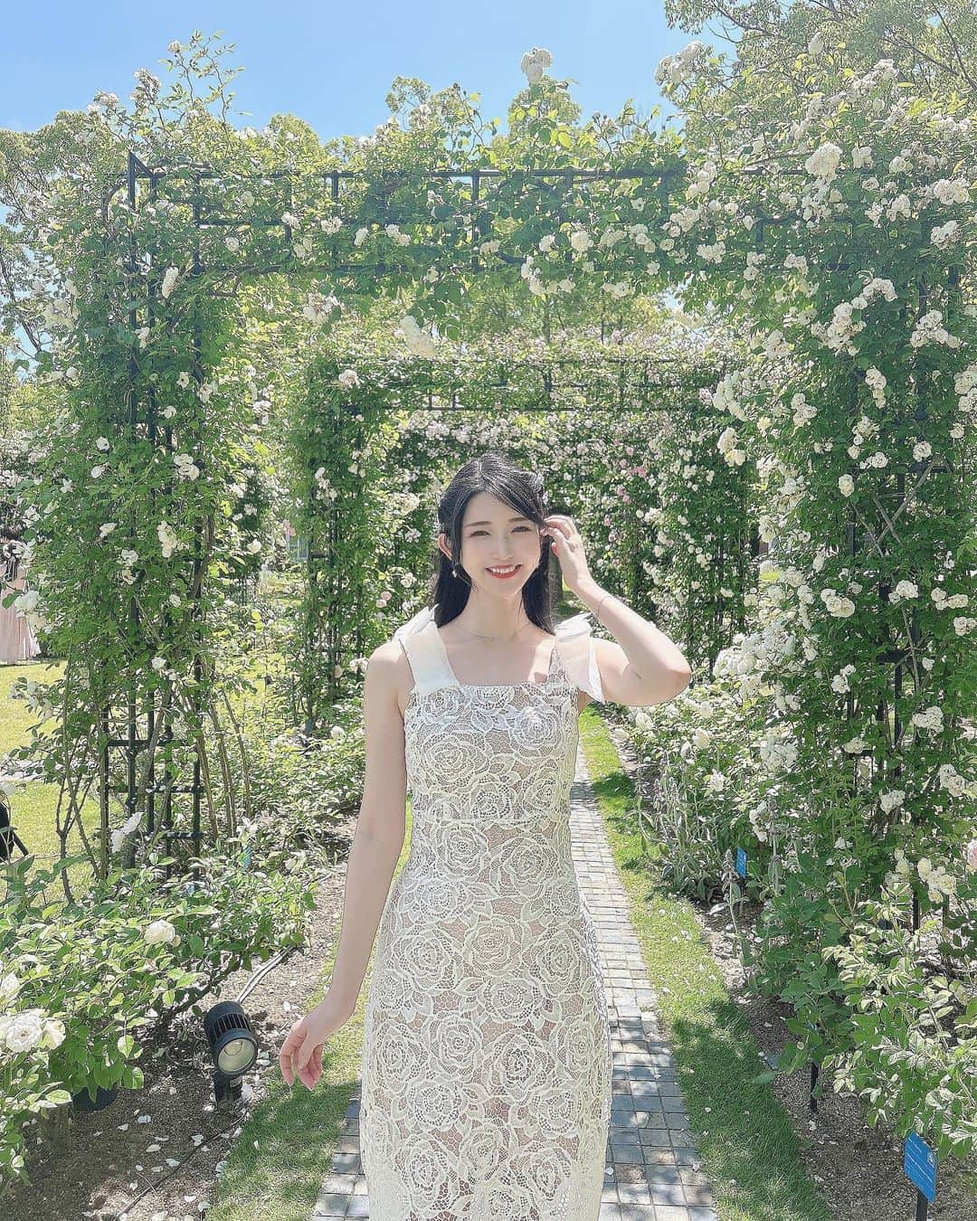 れみぱんさんのインスタグラム写真 - (れみぱんInstagram)「このワンピーススタイル良く見えて買って良かった💐」5月26日 12時21分 - lemipanna