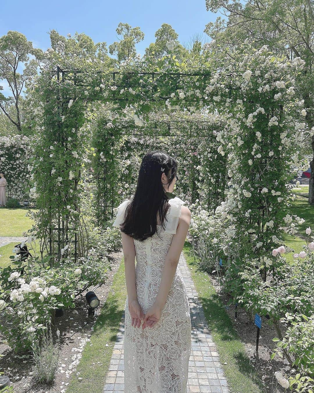 れみぱんさんのインスタグラム写真 - (れみぱんInstagram)「このワンピーススタイル良く見えて買って良かった💐」5月26日 12時21分 - lemipanna