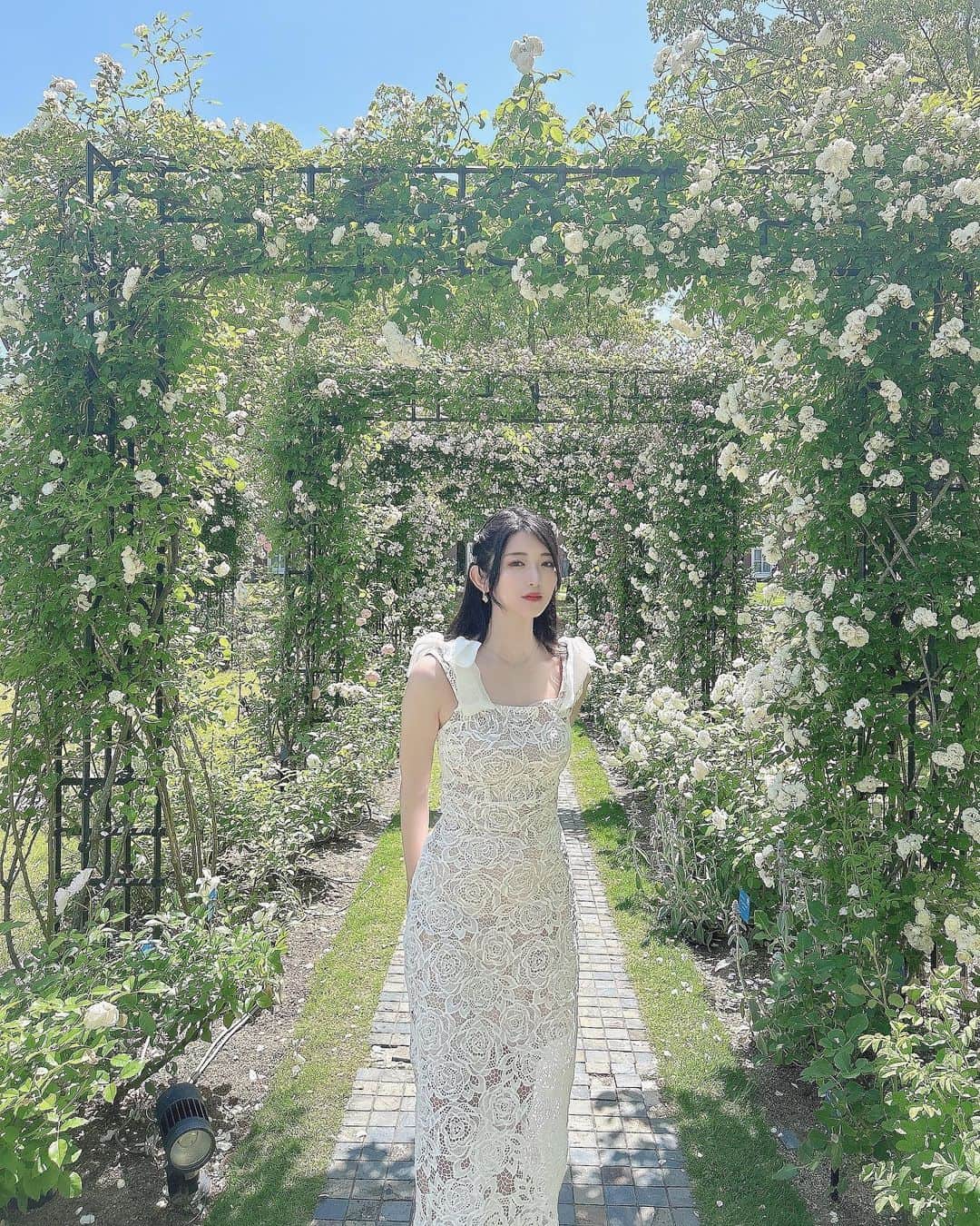 れみぱんさんのインスタグラム写真 - (れみぱんInstagram)「このワンピーススタイル良く見えて買って良かった💐」5月26日 12時21分 - lemipanna