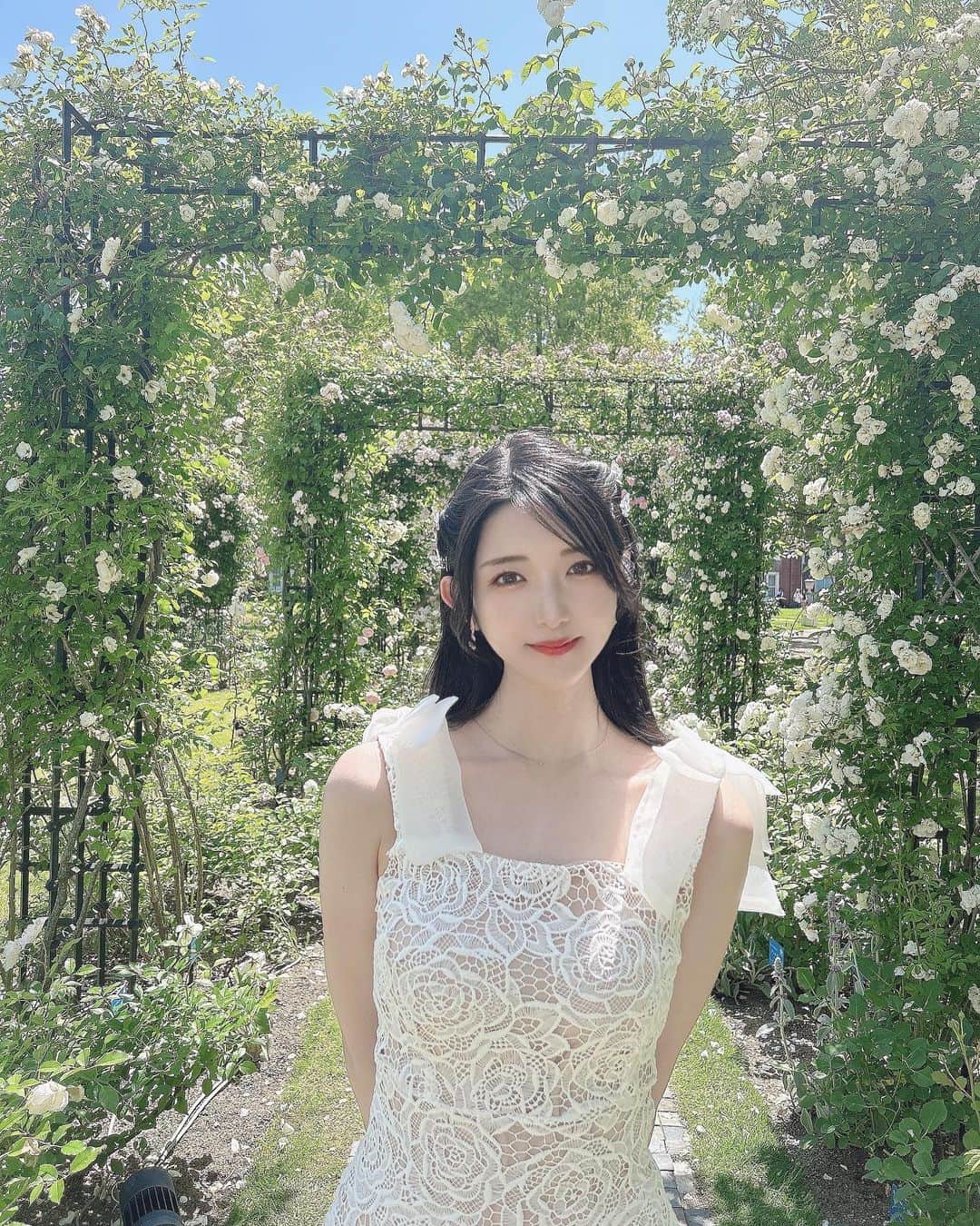 れみぱんさんのインスタグラム写真 - (れみぱんInstagram)「このワンピーススタイル良く見えて買って良かった💐」5月26日 12時21分 - lemipanna