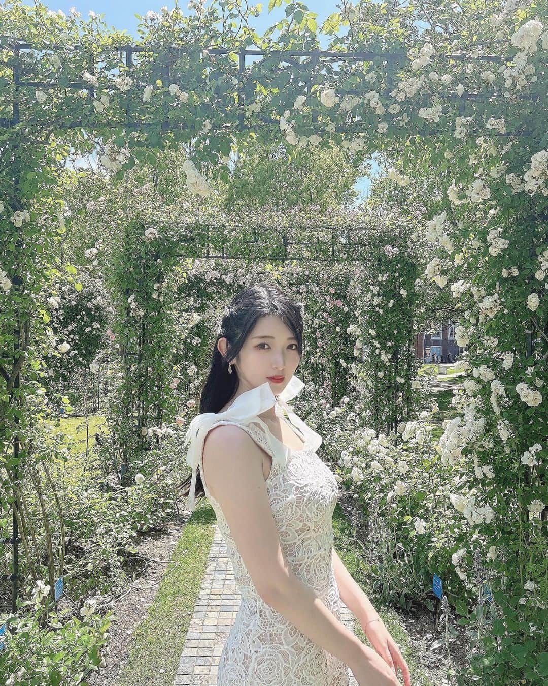 れみぱんさんのインスタグラム写真 - (れみぱんInstagram)「このワンピーススタイル良く見えて買って良かった💐」5月26日 12時21分 - lemipanna