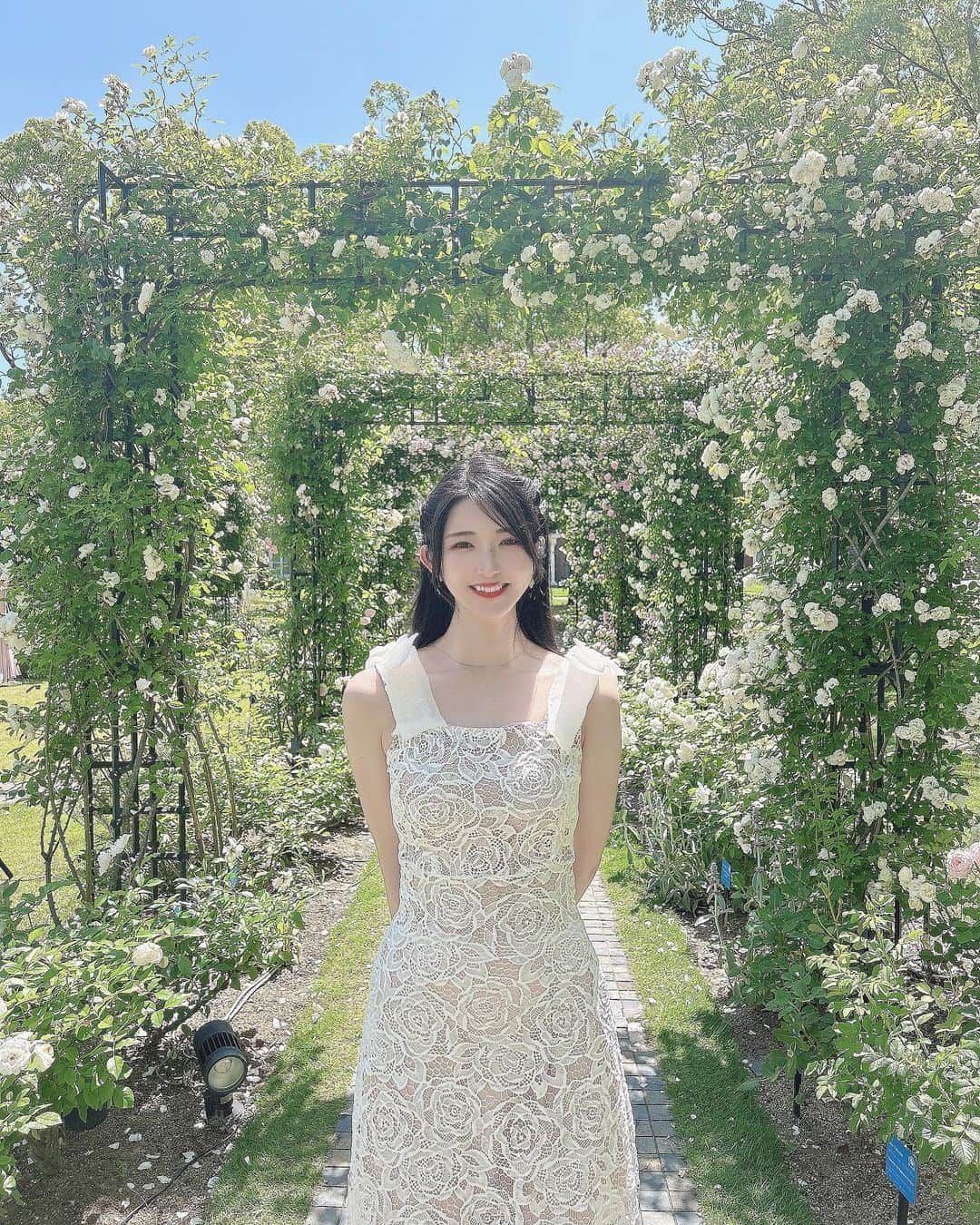 れみぱんさんのインスタグラム写真 - (れみぱんInstagram)「このワンピーススタイル良く見えて買って良かった💐」5月26日 12時21分 - lemipanna