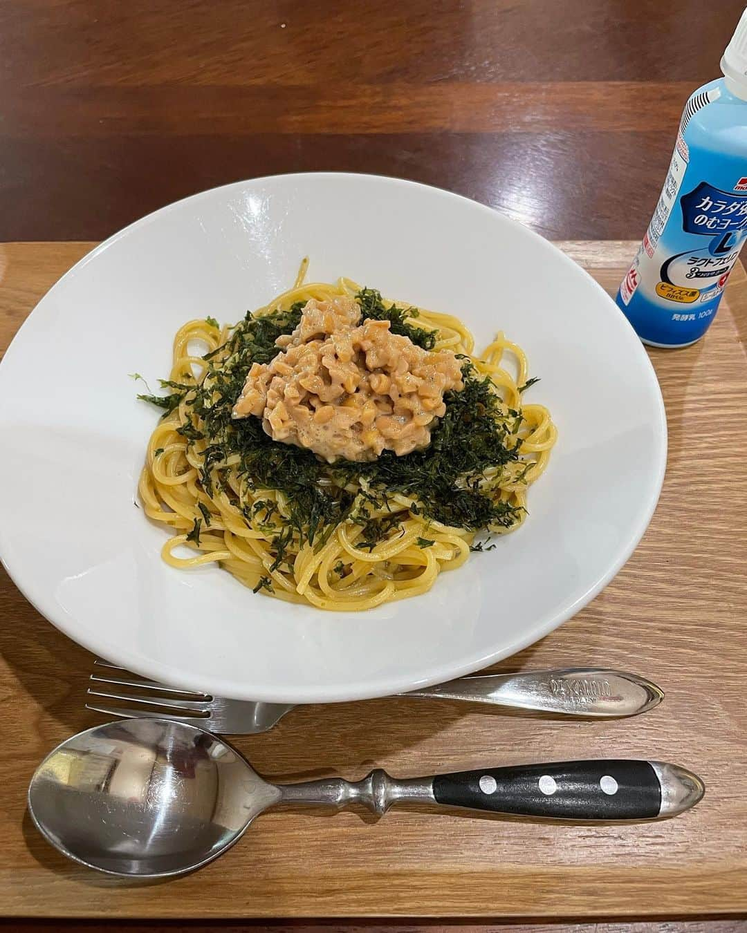 飯島直子さんのインスタグラム写真 - (飯島直子Instagram)「こんにちは^ - ^♪  今日もいい天気です まだ外に出てませんが 暖かそうです^ - ^  先日の姉の胃痛をみんなが心配 してくれましたが 今思うとあの食欲は仮病だった んじゃないかとおもいます^ - ^  24.25のへんじすこしです＾＾  56才おめでとう！ 人生後半悔いなく生きて♪  50才誕生日おめでとう♪  maya53才おめでとう♪  大切な人に気持ち伝えたい… うん！当たって砕けろ精神で 頑張ってᕦ(ò_óˇ)ᕤ  仕事で大きなミス！ 誰でもミスはするよ^ - ^ これから気をつければいいんです＾＾大丈夫！  理絵子！  双子16才おめでとう🎈  chiemi！！  四ヶ月毎定期検診、再発異常なし！良かった( ´ ▽ ` )  愛犬モモは2.１キロです  houreisen( ´ ▽ ` )ﾉ  わたしはインドアタイプです＾＾  京都オススメ…だれか教えて！  3ヶ月入院した母退院 親孝行してあげてね(´∀｀*)  シマムラ！行きますよ＾＾ 最近行ってなかったので 行ってみよう(*´ー｀*)  今朝はスパゲッティ  マ・マー3分茹で  だし炊きパスタのだしとつゆ＋納豆追加　(助っ人)  以上  少なめごはんですね^ - ^ おやつしっかり食べたいと おもいます  やっと金曜日！なんとなく 気分が上がります  今日もほどほどにいこう ╰(*´︶`*)╯♡」5月26日 12時22分 - naoko_iijima_705_official