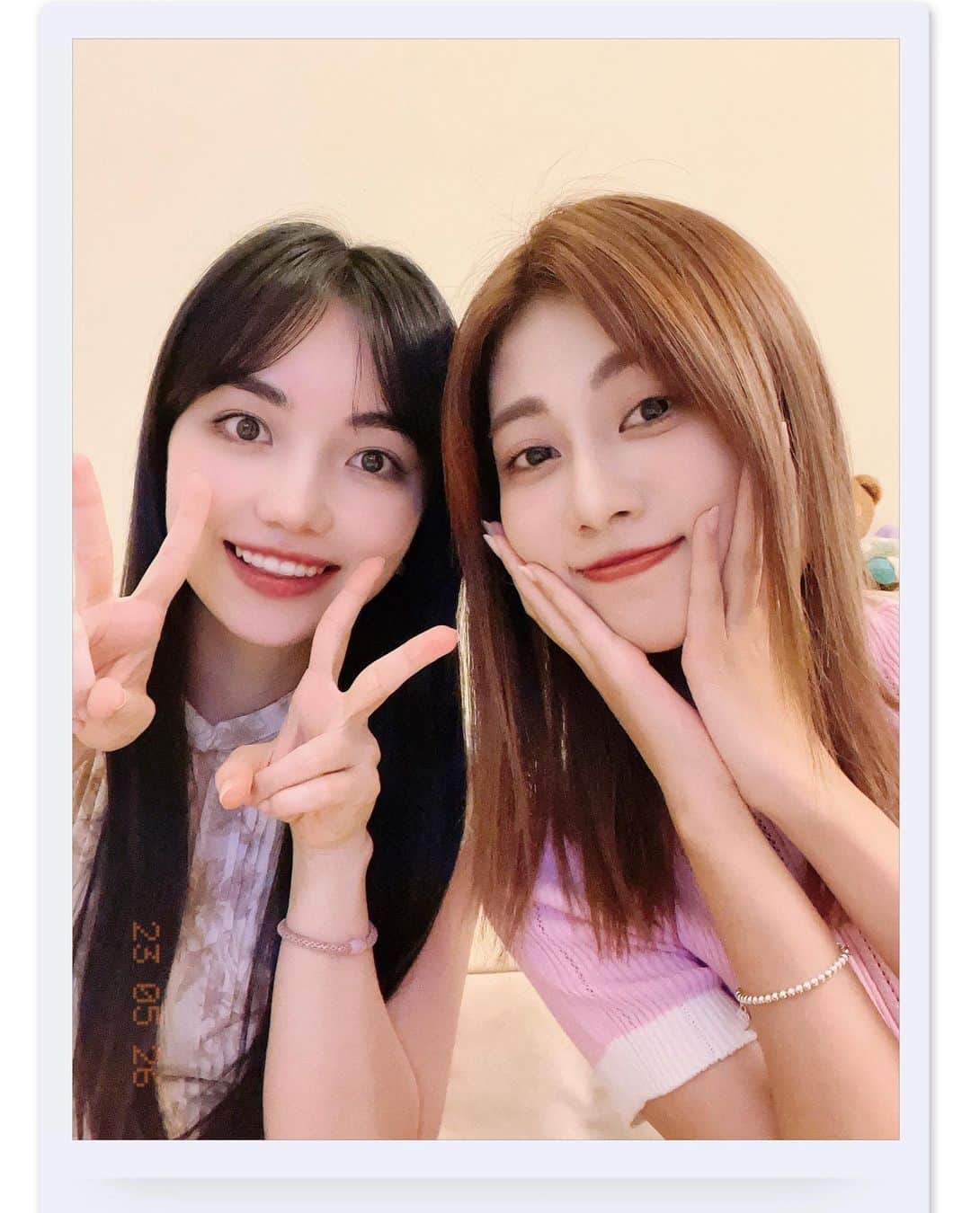 阿部マリアのインスタグラム：「第一次見面「妳好」的時候 沒想到、最近最後一次見面她跟我說 「我幫妳決定了 妳下個月只能花◯萬元」 她是我人生第一個交到的 比我還關心我的未來的好朋友😌🫶🏻  大好きな嘉嘉ちゃんお誕生日おめでとう🎂 これからも仲良くしてね💜💜  @jiajia94526」