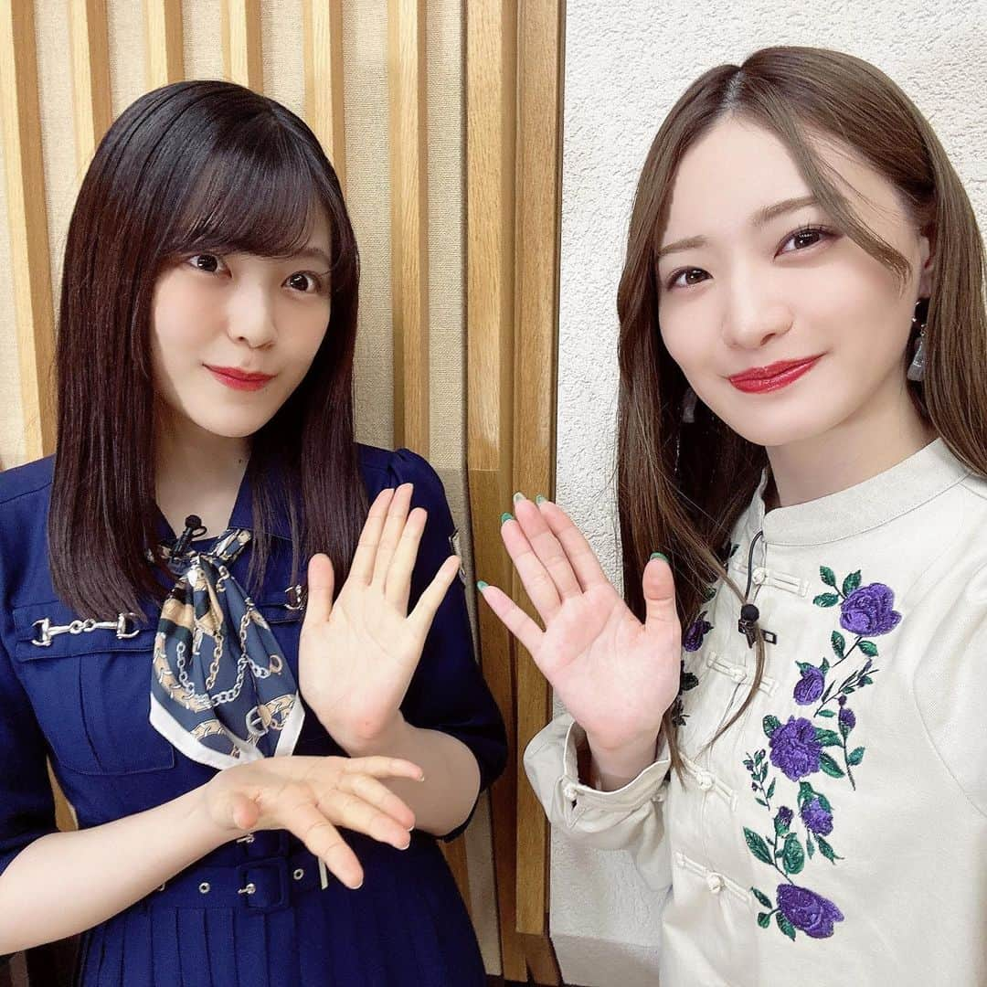 中田花奈さんのインスタグラム写真 - (中田花奈Instagram)「明日27日（土）深夜0時～ TBSチャンネル1『かなりんのトップ目とれるカナ？』  対局ゲストは 立花慎之介さん 榎本温子さん @atsuko_bewe  ≠ME・尾木波菜さん @ogi_hana__   立花さんの初登場スペシャル！  動はじぶりの立花さん！トップ目初登場ありがとうございます〜  まおきゅんが立花さんに興奮してたのが 面白かったので見てください😚  応援ゲストの柚菜ちゃんと📸  #トップ目とれるカナ  #立花慎之介 #榎本温子 #ノイミー #尾木波菜 #乃木坂46 #柴田柚菜 #鈴木たろう #三田麻央」5月26日 13時37分 - nakadakana_official