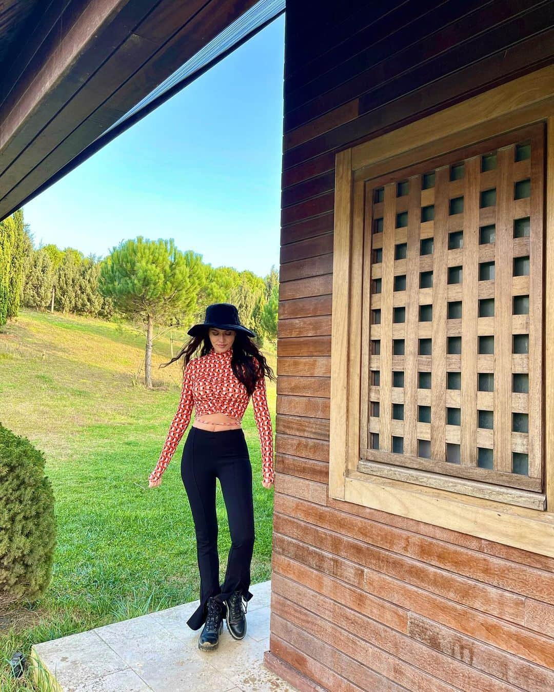 Fahriye Evcenさんのインスタグラム写真 - (Fahriye EvcenInstagram)「Cottagecore 🏡」5月26日 19時31分 - evcenf