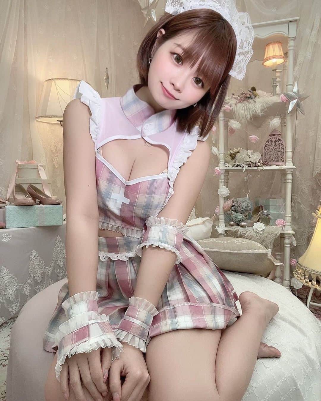 えれなのインスタグラム：「今日も２７日のリハ行ってきます！  曲自体はバーレスクでしてる曲だけど ステージの形や構成が全く変わるので みんな頭と身体をフルに回転させながら レッスン頑張ってます❤️‍🔥  お時間あれば、バーレスクガールと 一緒にバーレスク大阪を盛り上げて くださると嬉しいです🙌🙌🩷❤️ . .  #バーレスク大阪#バーレスク大阪えれな  #バーレスク#バーレスク東京 #北新地#グラビア #ショートカット  #ショートヘア#ショートヘアー女子  #童顔女子#ロリ#衣装 #アイドル#ビキニ  #ロリ巨乳#インスタ映え #グラビア撮影 #ロリ顔 #大阪#梅田#ショートヘアー  #グラドル自撮り部 #童顔巨乳 #エンタメ活動を止めない  #burlesque#burlesqueosaka #burlesquetokyo#gravureidol  #gravure#japanesegirl」