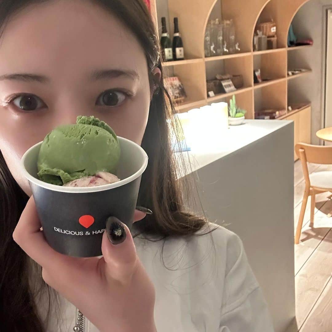 中田花奈さんのインスタグラム写真 - (中田花奈Instagram)「@an.eland 続き  朝のフレンチトースト  グランピングだから 自分で焼くスタイル🍳 めっちゃ簡単！焼くだけ！  モーニング2種類あって選べるよ〜  朝日を浴びながら お外で食べるの優雅な気分になる🤍  凄い食べた旅だった🍴  遡って 夕方はBBQ  お刺身とかキッシュとか 前菜も豊富🌞  ご飯をグリルで炊くの楽しい🍚  夜に キャンプファイヤーでマシュマロ焼いて  オシャレなバーがあって お酒も飲み放題 ハーゲンダッツ食べ放題  食べるしかないねえ   #bbq  #フレンチトースト  #グランピング   #エランド #aneland   #南紀白浜  #白浜   #旅行」5月26日 14時12分 - nakadakana_official