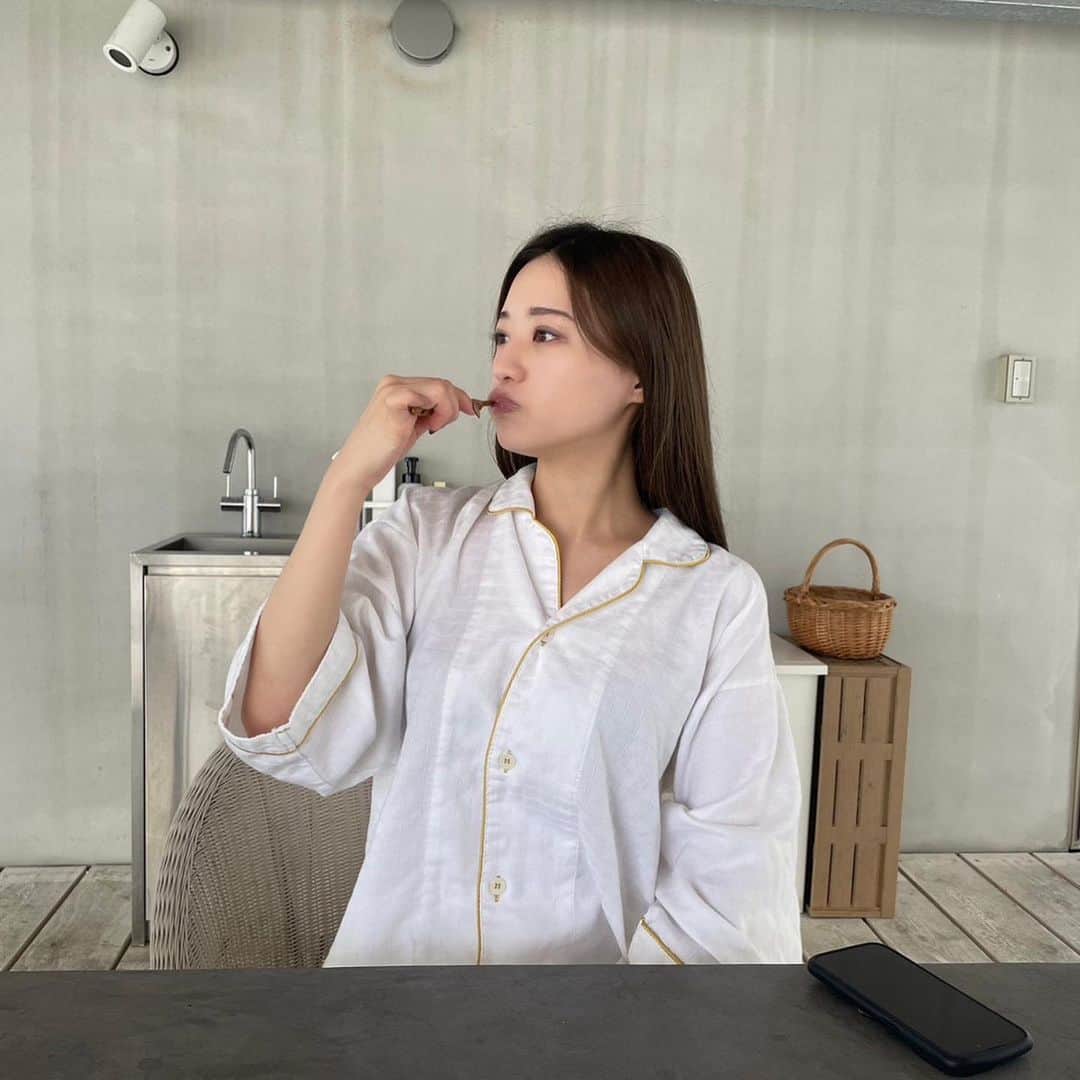 中田花奈さんのインスタグラム写真 - (中田花奈Instagram)「@an.eland 続き  朝のフレンチトースト  グランピングだから 自分で焼くスタイル🍳 めっちゃ簡単！焼くだけ！  モーニング2種類あって選べるよ〜  朝日を浴びながら お外で食べるの優雅な気分になる🤍  凄い食べた旅だった🍴  遡って 夕方はBBQ  お刺身とかキッシュとか 前菜も豊富🌞  ご飯をグリルで炊くの楽しい🍚  夜に キャンプファイヤーでマシュマロ焼いて  オシャレなバーがあって お酒も飲み放題 ハーゲンダッツ食べ放題  食べるしかないねえ   #bbq  #フレンチトースト  #グランピング   #エランド #aneland   #南紀白浜  #白浜   #旅行」5月26日 14時12分 - nakadakana_official