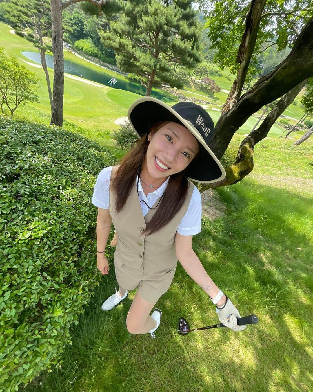 ソン・ダムビさんのインスタグラム写真 - (ソン・ダムビInstagram)「언니 이번 콜라보 옷 너무 이쁘네😆😘🏌️⛳️ 대박나길👍👍  #왁X에몽👍🏌️🏌️」5月26日 14時12分 - xodambi