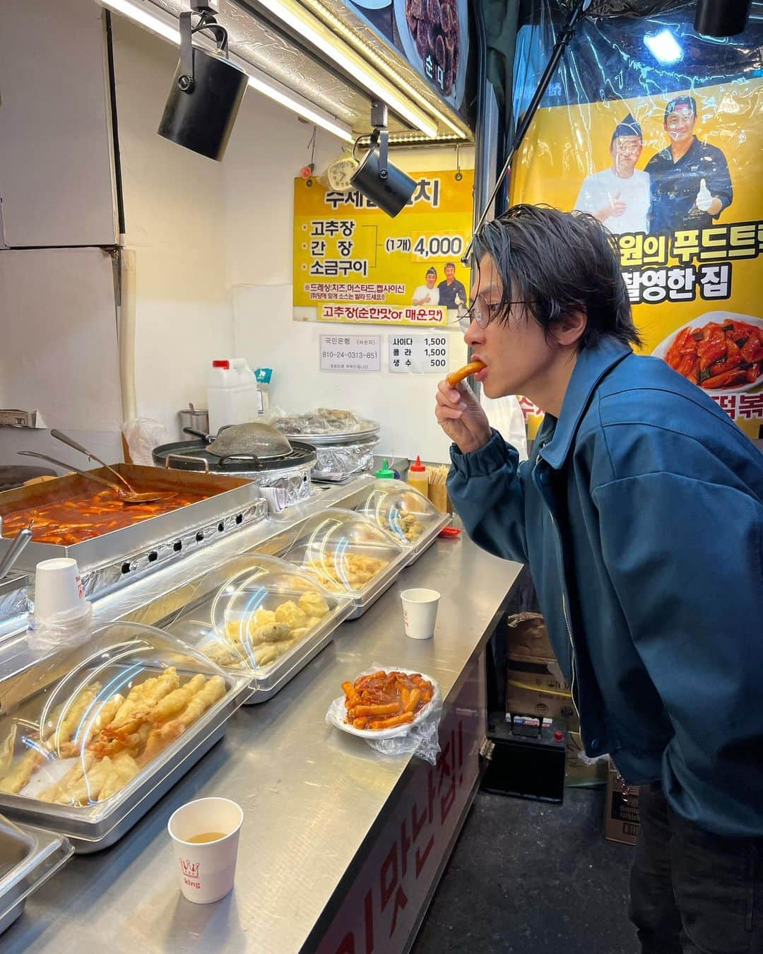 山下智久さんのインスタグラム写真 - (山下智久Instagram)「先日の韓国での食べ歩き。 美味かったです。😎  I was in Korea. fun trip. #トッポギ #焼肉 #デザートカフェ」5月26日 14時28分 - tomo.y9