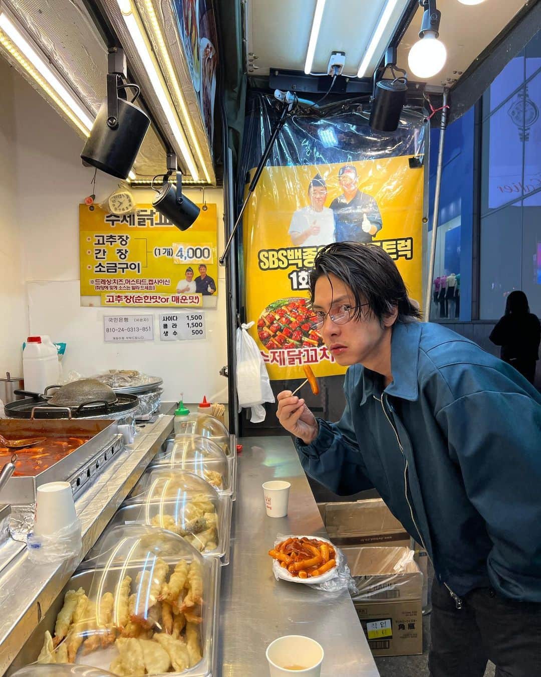 山下智久のインスタグラム：「先日の韓国での食べ歩き。 美味かったです。😎  I was in Korea. fun trip. #トッポギ #焼肉 #デザートカフェ」