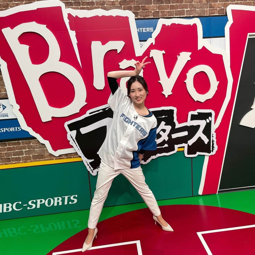 世永聖奈さんのインスタグラム写真 - (世永聖奈Instagram)「⚾️ ⁡ ⁡ 【Bravo!ファイターズ 】   きょうのゲストは 谷口雄也 さん！ ⁡ 92年6月生まれの2人でお届けします^ ^ ⁡ 「きゅんの指令」その内容は、、 ⁡ 深夜0時49分から ぜひご覧ください！ ⁡ 5月のMC楽しかったなぁ ⁡ ⁡ #谷口雄也 さん #きゅん @yuya_taniguchi  #6月1日 #誕生日 #おめでとう #早めのお祝い #6月14日 #私も誕生日 #92年 #申年 ⁡ #北海道日本ハムファイターズ #ファイターズ #エスコンフィールド北海道 #エスコン #bravoファイターズ #ブラボーファイターズ」5月26日 15時00分 - hbc_yonagasena