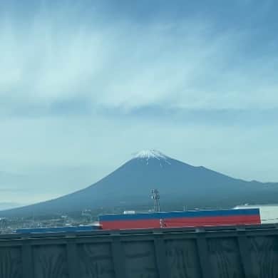 田添菜穂子さんのインスタグラム写真 - (田添菜穂子Instagram)「舞鶴へ出張。 頂上の雪が少なくなって初夏の富士山。  #初夏の富士山 #mtfuji」5月26日 14時57分 - nahokotazoe