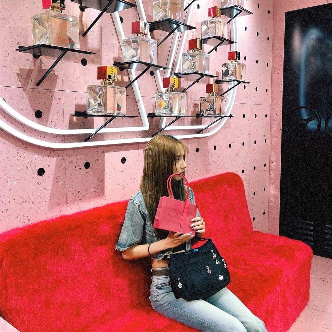 Kahonnaのインスタグラム：「@valentino.beauty 🩷」