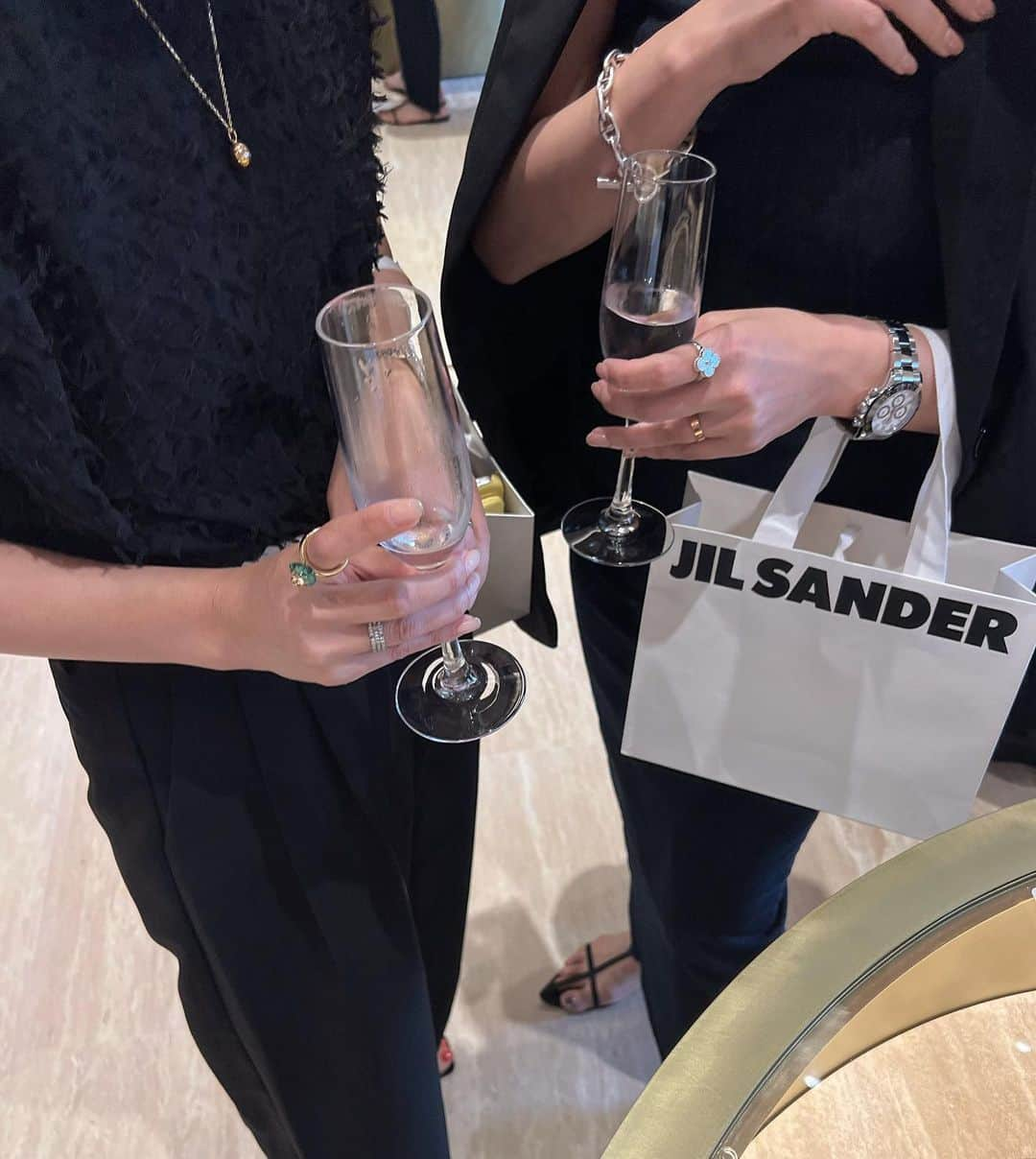 青野未来 / MikuAonoさんのインスタグラム写真 - (青野未来 / MikuAonoInstagram)「. . @kyoto_bal  JIL SANDER  PRE OPEN🤍  . . #京都BAL」5月26日 15時04分 - miiikunkun