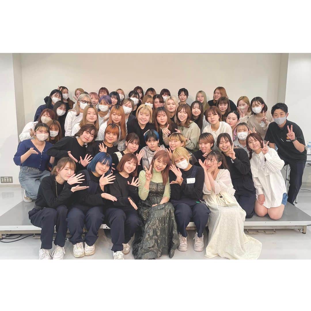 河嶋希さんのインスタグラム写真 - (河嶋希Instagram)「@kanbi_official たまたま続けてなのですが関西美容専門学校で1日特別セミナーさせて頂きました！皆さんのフレッシュさと熱意が素晴らしかったです、ありがとうございました。」5月26日 15時44分 - kawashimanozomi_official