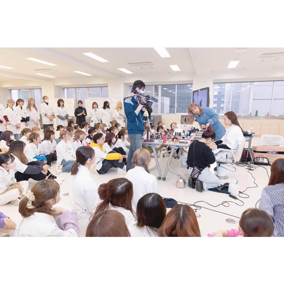 河嶋希さんのインスタグラム写真 - (河嶋希Instagram)「@hbsnews 先月、母校の北海道美容専門学校で2日間特別セミナーさせて頂きました！講話、デモスト、実践。真剣な眼差しで受けてくださり嬉しかったですー沢山パワーもらえました、ありがとうございました。」5月26日 15時38分 - kawashimanozomi_official