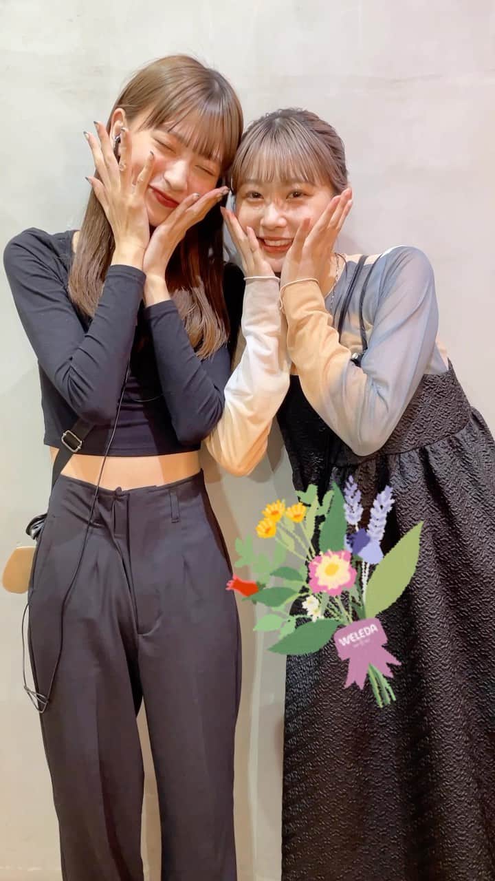田中真奈美のインスタグラム：「今日のswitch の受付にはちひろちゃんとりさちゃんが2人で居て、可愛いな〜🥰って思ったのでリールにしました💕 . ちひろちゃんとりさちゃんのインスタも見てみてくださーい🎶 . switchにはNew staffもいっぱい✨ いろんな個性が集まって楽しいな〜✨ . . . #福岡美容室  #天神美容室  #大名美容室」
