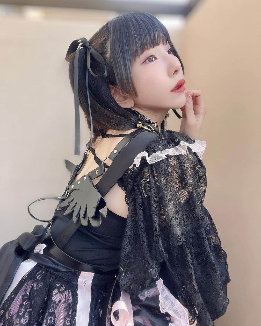 相沢梨紗のインスタグラム：「💕🪽  #angelslolita #lolita #ロリィタ #ロリータファッション #相沢梨紗 #idol #japan #popculture #kawaii #pletty #lolitafashion #harajuku #harajukufashion #model #asiangirls #asianbeauty」