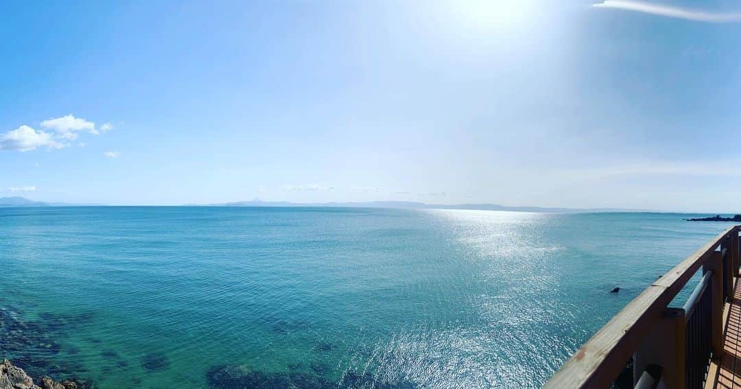 丘みどりのインスタグラム：「気持ち良すぎる〜！！  #丘みどり#海」