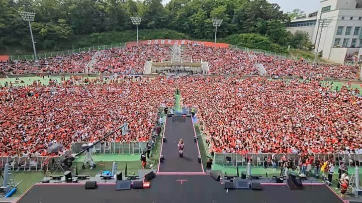 アン・ジヨンのインスタグラム：「#고려대 ! 개쩔어 ! ❤️ 어흥 !! 🐯」