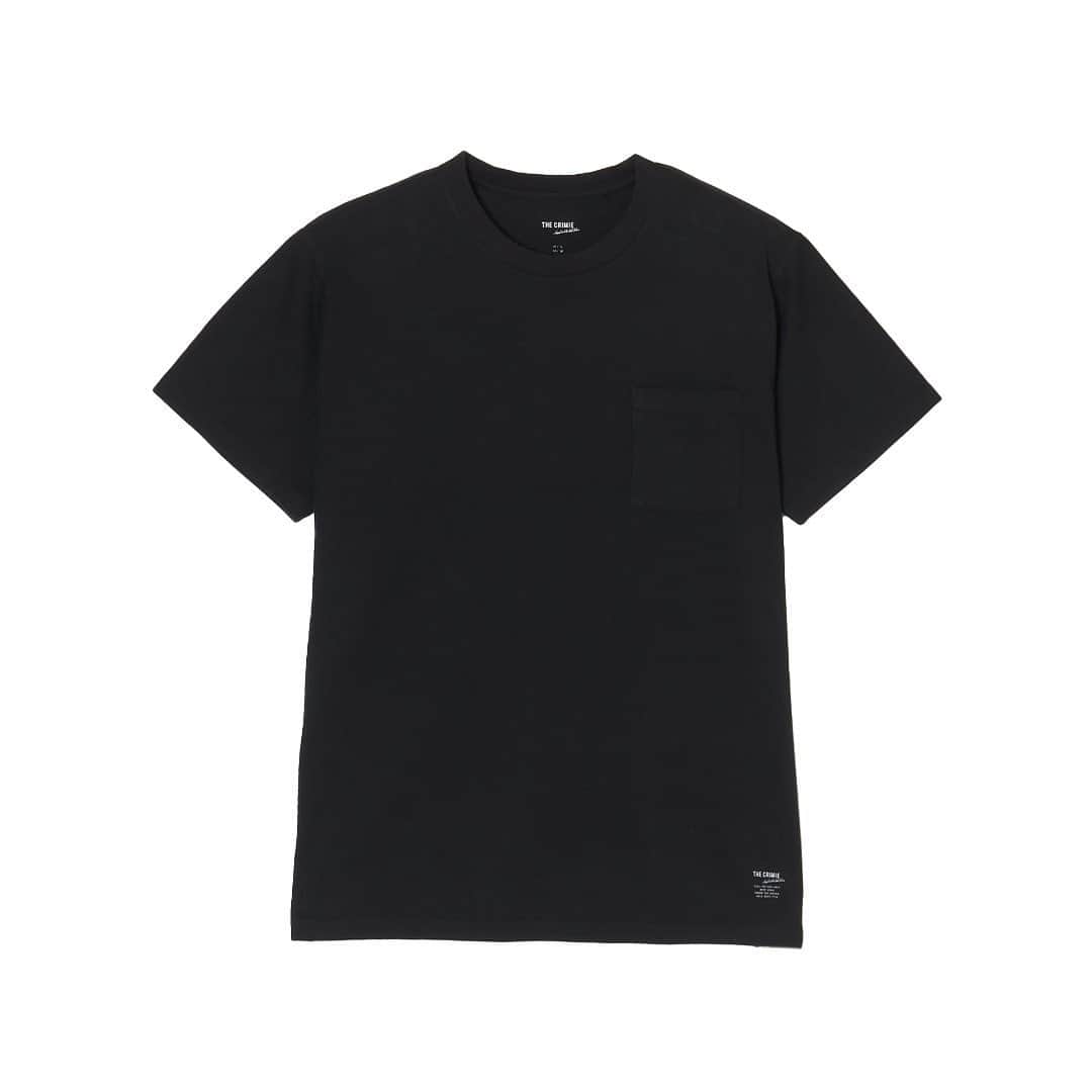 クライミーさんのインスタグラム写真 - (クライミーInstagram)「CREW NECK POCKET T-SHIRT  2P + 1P SERVICE PACK  This luxurious 2P+1P service pack T-shirt uses the same body as the printed T-shirts we offer every season. The fabric is made of precious extra-long-staple cotton, which is spun with long fibers, and knitted with high-twist yarn that is durable and prevents the fabric from losing its shape. The fine fluff has been removed to update the fabric to an even higher quality feel. It is ideal for wearing alone without transparency. The silhouette design is stylish and graceful, unaffected by trends, while taking into account human movement for superior mobility and convenience. It is a gem of the brand's commitment to the pursuit of evolving American casual wear.  毎シーズン展開するプリントTシャツと同様のボディを使用した贅沢な2P+1PサービスパックTシャツ。 長い繊維で紡がれる貴重な超長綿を使用した生地は、耐久性と型崩れ防止に優れた強撚糸で編み上げました。 細かい毛羽立ちを除去したことでさらに上質な生地感にアップデート。透け感もなく1枚での着用に最適です。 シルエット設計は人の動きを考慮し優れた機動性と利便性を考慮しながらも、トレンドに左右されないスタイリッシュで気品のあるシルエットになっています。 進化するアメカジを追求するブランドならではの逸品です。 カラー展開：BLACK / WHITE サイズ展開：XS / S / M / L / XL / XXL  #justin #THECRIMIE #CRIMIE #クライミー #plaintshirt #3pieces #tshirt #packtshrt #パックT #Tシャツ #無地Tシャツ #サイズ交換無料 @gardentokyo_jp」5月26日 17時00分 - crimie_official