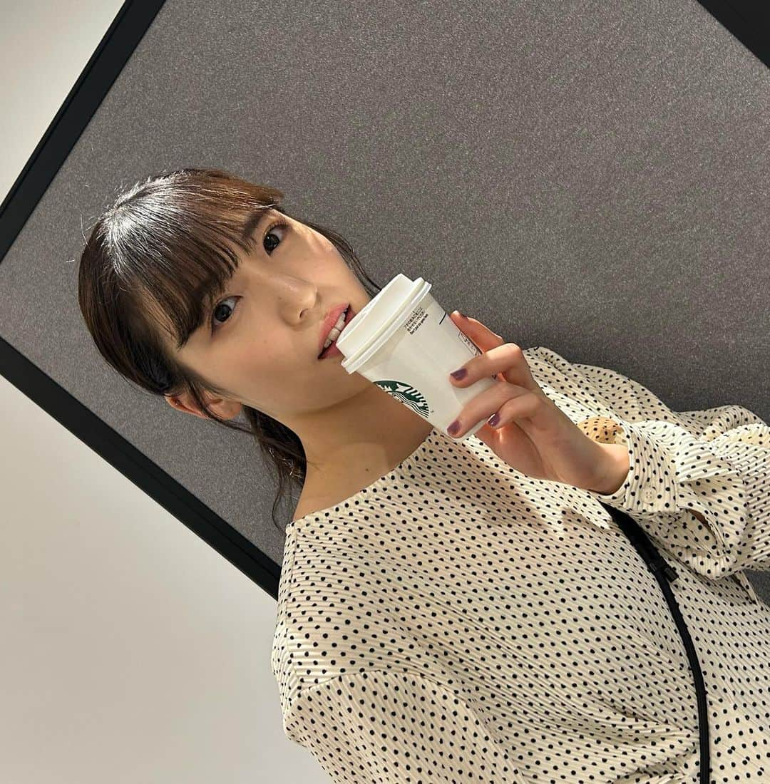 下尾みうさんのインスタグラム写真 - (下尾みうInstagram)「☕️🤍🖤 #ブラックコーヒー #커피 #スタバ #akb48 #아이돌」5月26日 17時12分 - miumiu1343