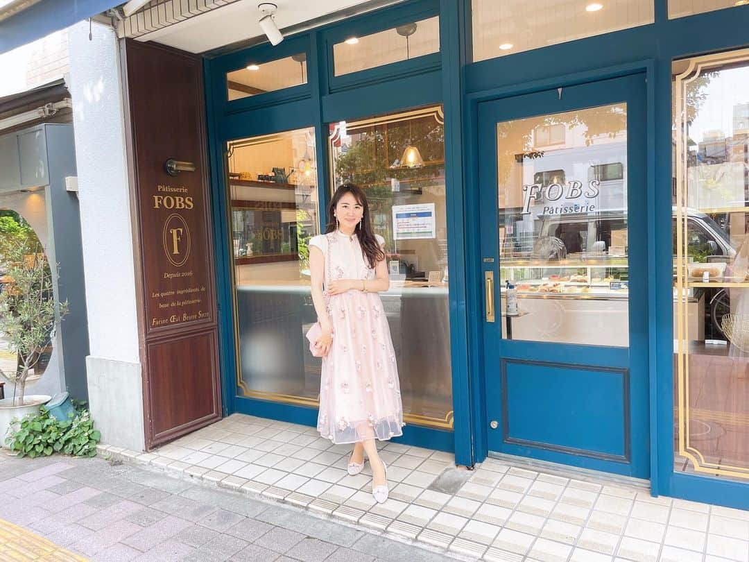 Miku Hirata 平田未来さんのインスタグラム写真 - (Miku Hirata 平田未来Instagram)「#蔵前カフェ巡り 🩷 カフェじゃないけど、 ケーキ＆お菓子屋さん✨  Patisserie Fobs(@patisseriefobs )のゴーフレットが美味しいと言うことで、行ってみました！  食べてみてびっくりなのは その食感！  今まで食べたゴーフレットとは 全然ちがう…  まさに、『やわシャリ感』がすごい😍  これは食べてみないとわかりませんが、、  お友達おすすめだけありました！  🩷📍 パティスリーフォブス 東京都台東区寿3-8-4  あと！3枚目の #ペリカン食パン も最高でした✨ ※事前の予約が必要とか🍞  近くにペリカンカフェがあります☕️  🩷📍パン屋さん 東京都台東区寿4-7-4  📍 ペリカンカフェ 〒111-0042 東京都台東区寿3-9-11  奥が深すぎるこの界隈！  #patisseriefobs #patisseriefobsへ #パティスリーフォブス #フォブスゴーフル #ゴーフル #蔵前スイーツ #蔵前ケーキ #蔵前カフェ巡り #蔵前パン #蔵前パン屋さん #ペリカンカフェ」5月26日 17時06分 - miku.hirata