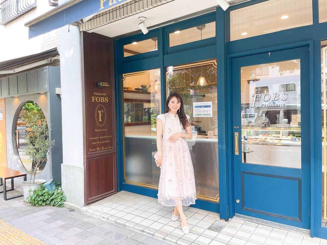 Miku Hirata 平田未来さんのインスタグラム写真 - (Miku Hirata 平田未来Instagram)「#蔵前カフェ巡り 🩷 カフェじゃないけど、 ケーキ＆お菓子屋さん✨  Patisserie Fobs(@patisseriefobs )のゴーフレットが美味しいと言うことで、行ってみました！  食べてみてびっくりなのは その食感！  今まで食べたゴーフレットとは 全然ちがう…  まさに、『やわシャリ感』がすごい😍  これは食べてみないとわかりませんが、、  お友達おすすめだけありました！  🩷📍 パティスリーフォブス 東京都台東区寿3-8-4  あと！3枚目の #ペリカン食パン も最高でした✨ ※事前の予約が必要とか🍞  近くにペリカンカフェがあります☕️  🩷📍パン屋さん 東京都台東区寿4-7-4  📍 ペリカンカフェ 〒111-0042 東京都台東区寿3-9-11  奥が深すぎるこの界隈！  #patisseriefobs #patisseriefobsへ #パティスリーフォブス #フォブスゴーフル #ゴーフル #蔵前スイーツ #蔵前ケーキ #蔵前カフェ巡り #蔵前パン #蔵前パン屋さん #ペリカンカフェ」5月26日 17時06分 - miku.hirata